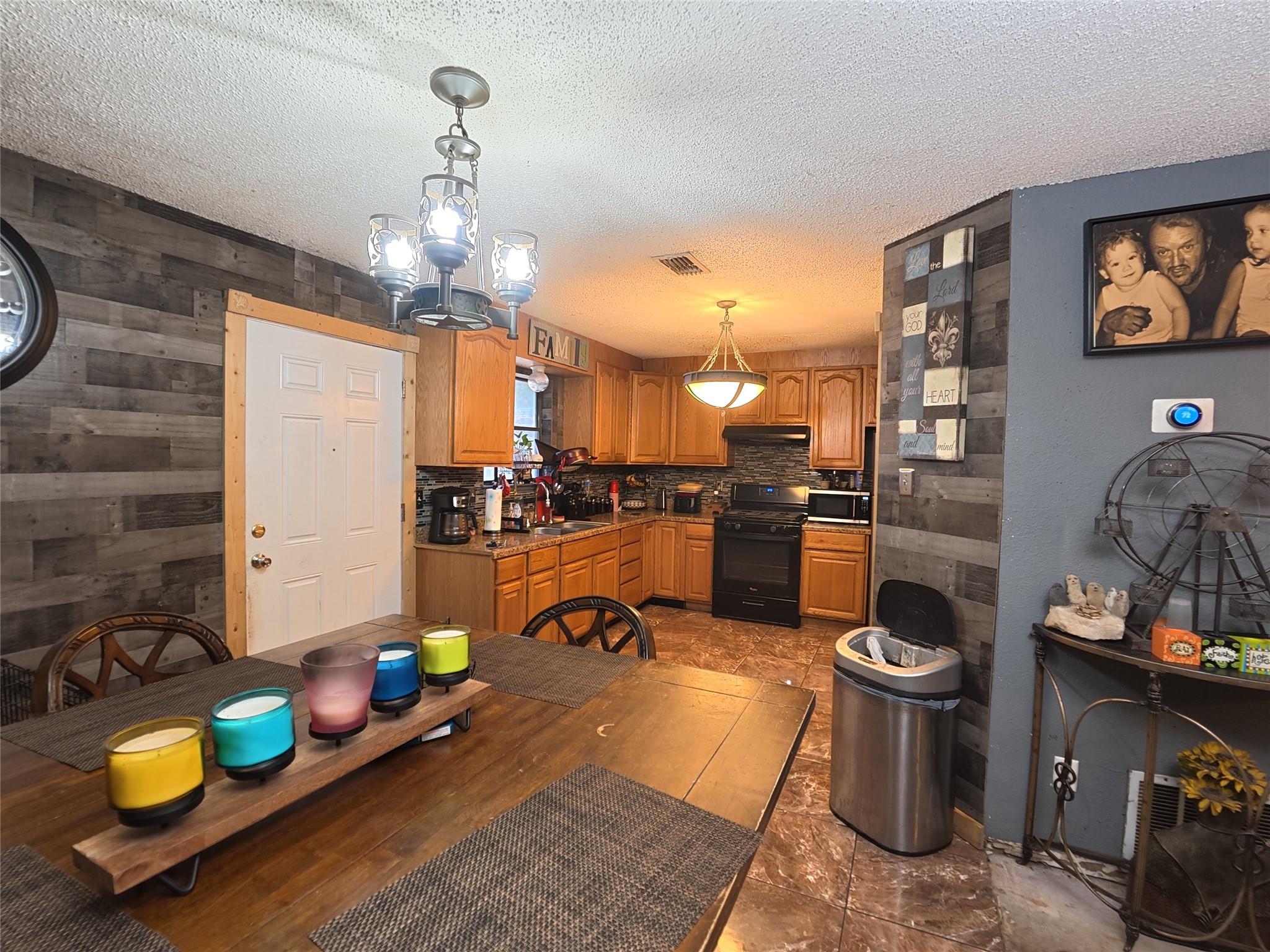 4808 Brook Crest Rd Property Photo 10