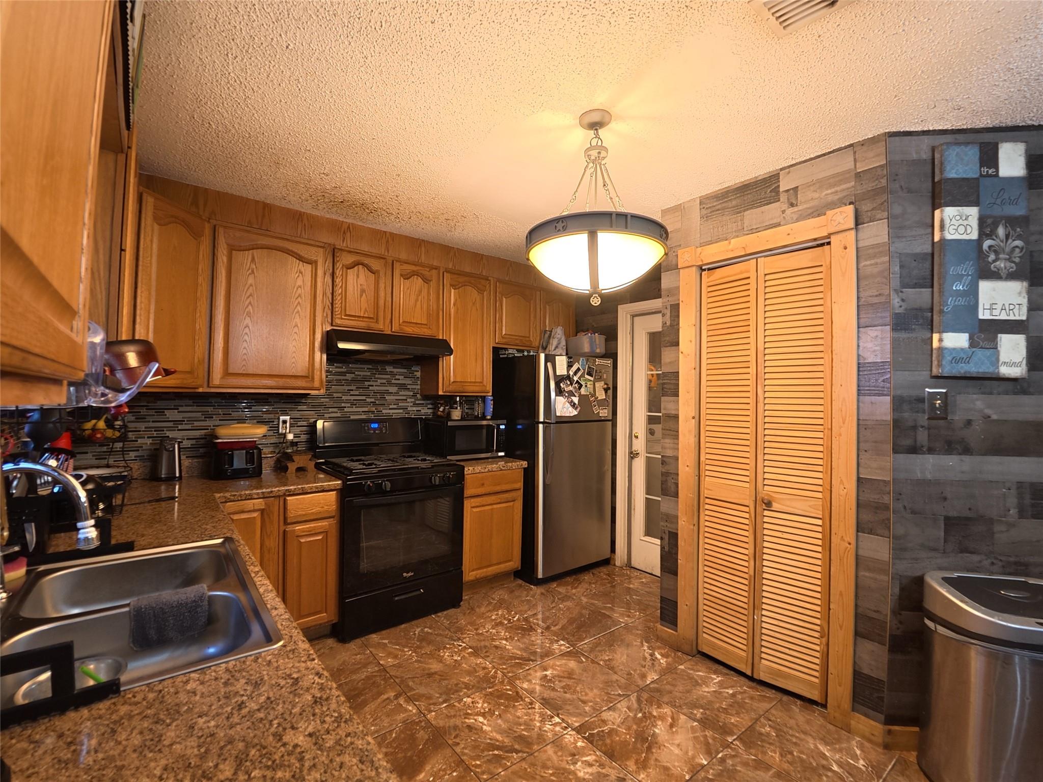 4808 Brook Crest Rd Property Photo 11