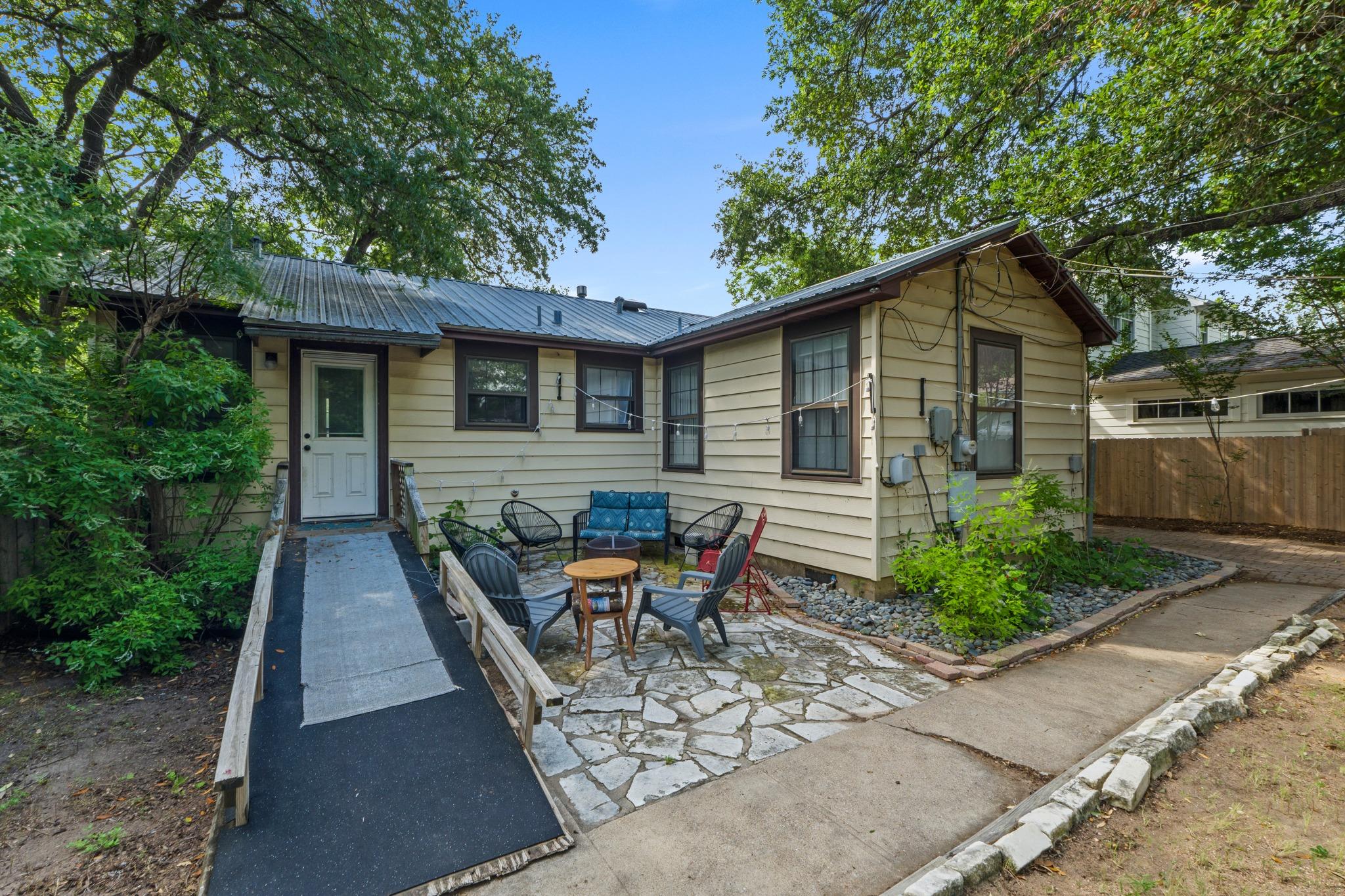 3206 Kerbey Ln Property Photo 27
