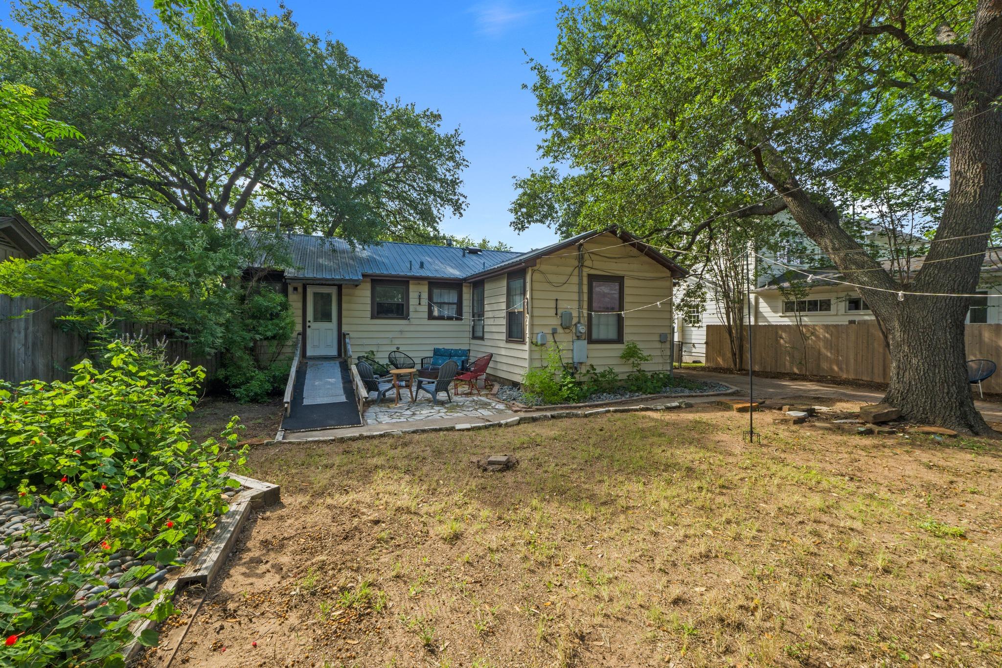 3206 Kerbey Ln Property Photo 28