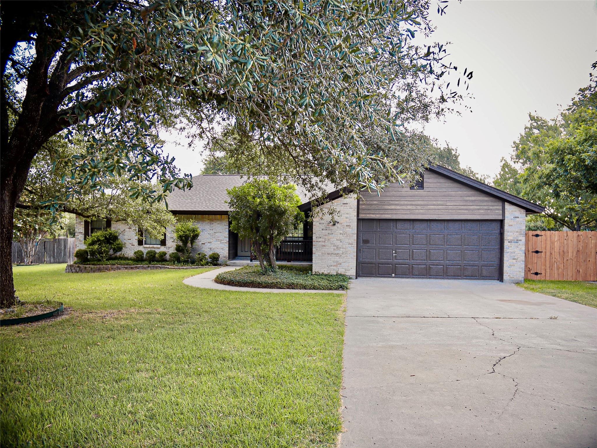 1612 Buttercup Rd Property Photo 1