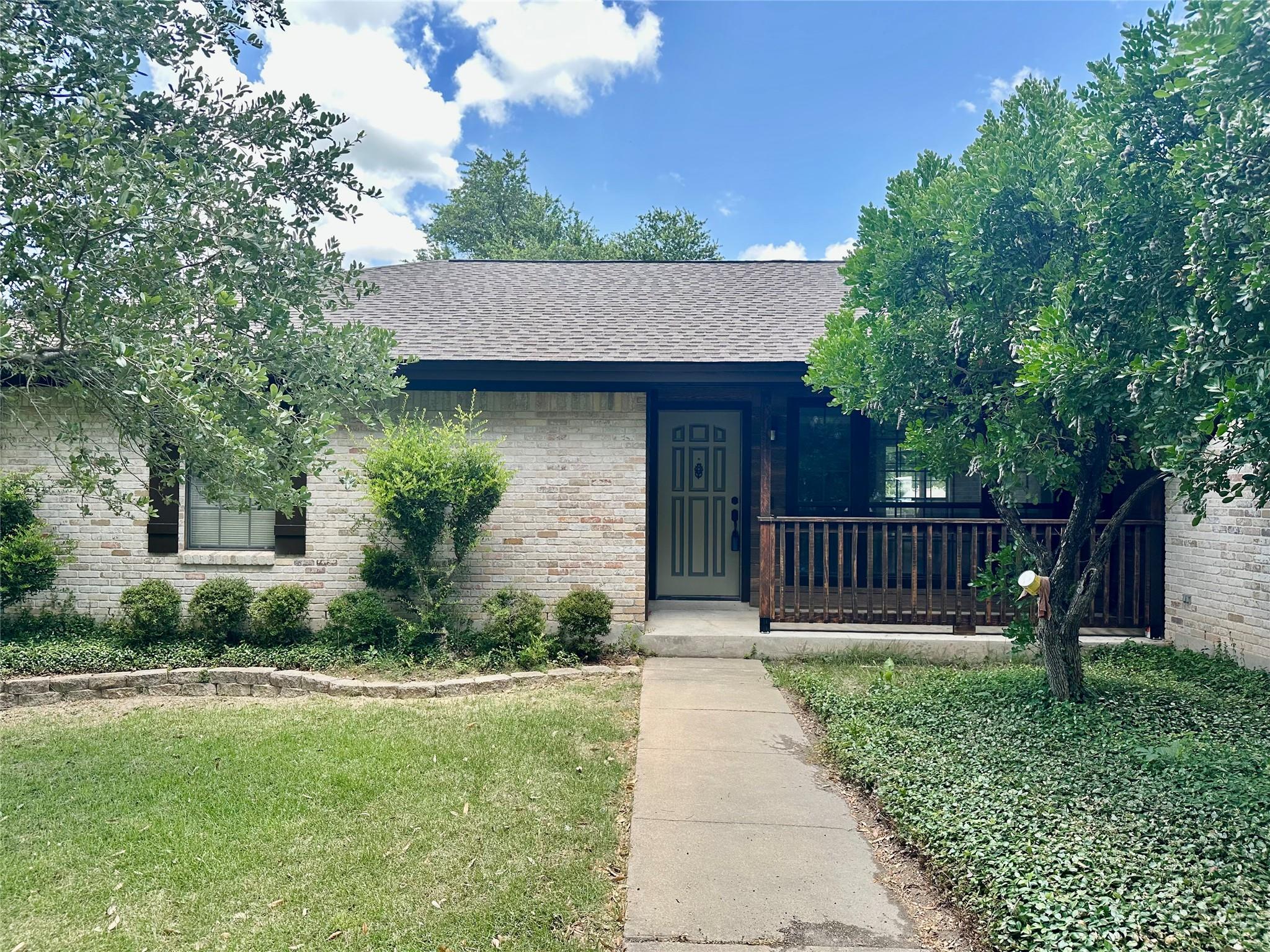 1612 Buttercup Rd Property Photo 2