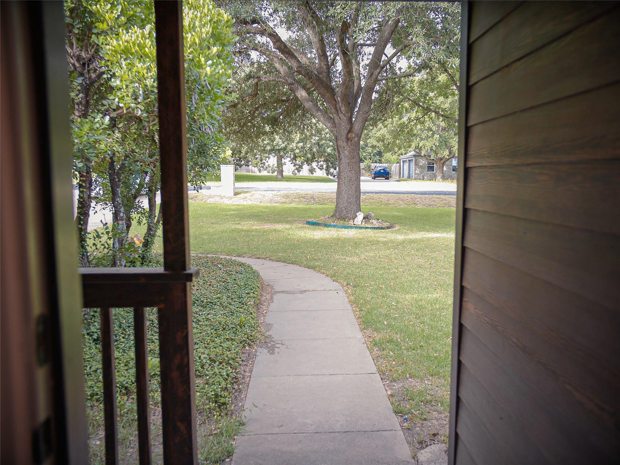 1612 Buttercup Rd Property Photo 3