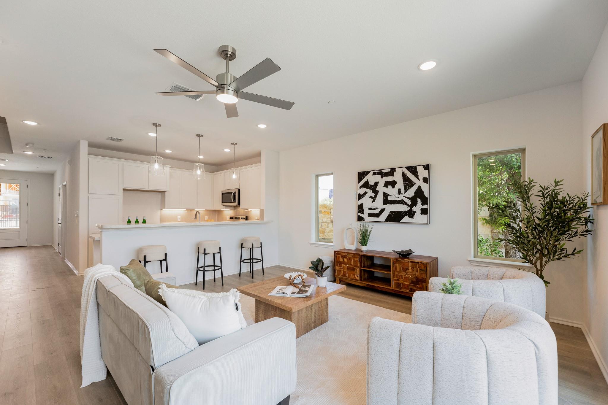 100 Tesla Cir Property Photo 3