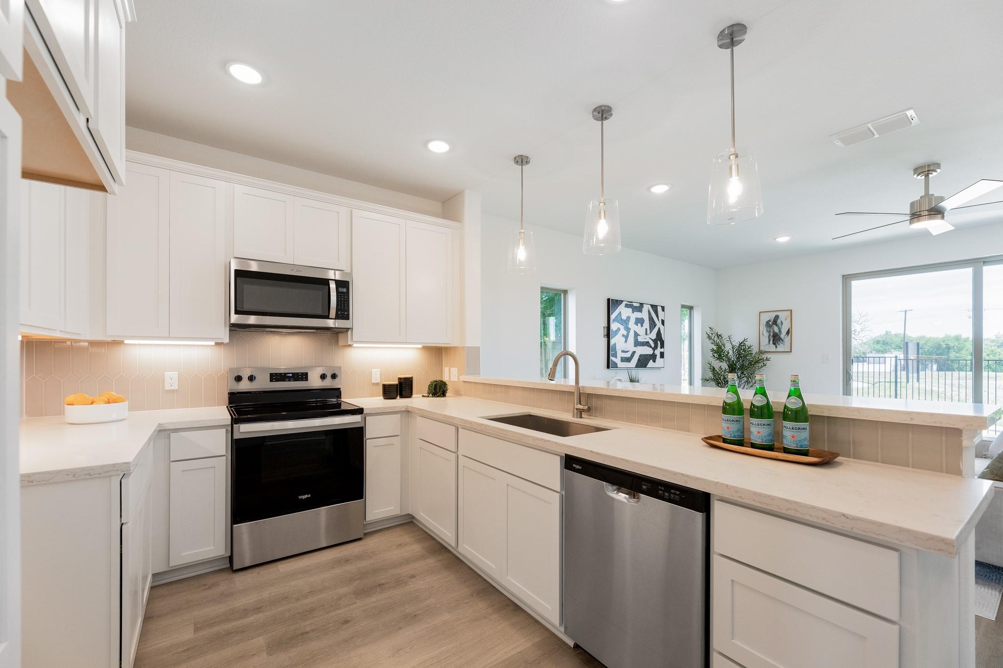 100 Tesla Cir Property Photo 8