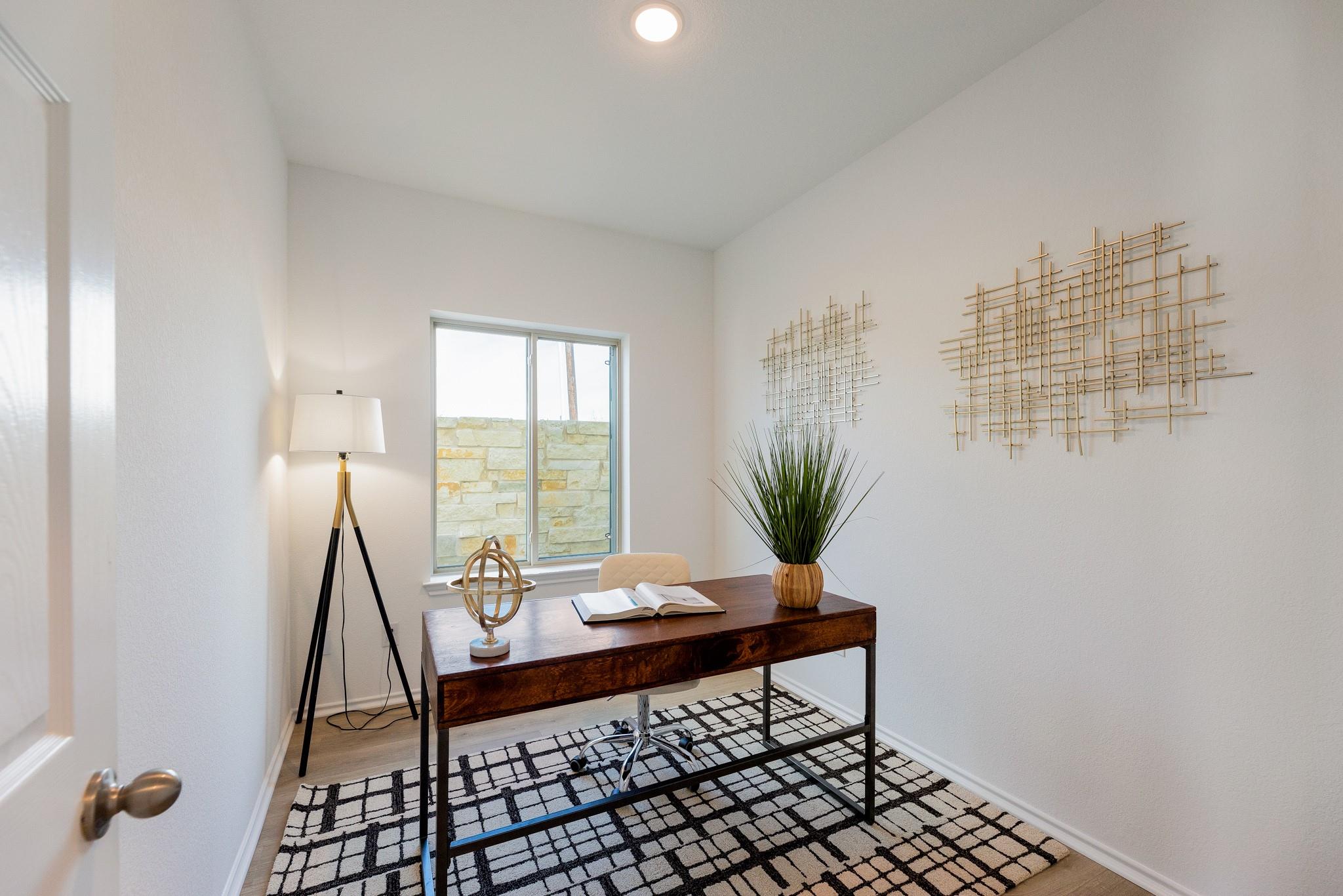 100 Tesla Cir Property Photo 16