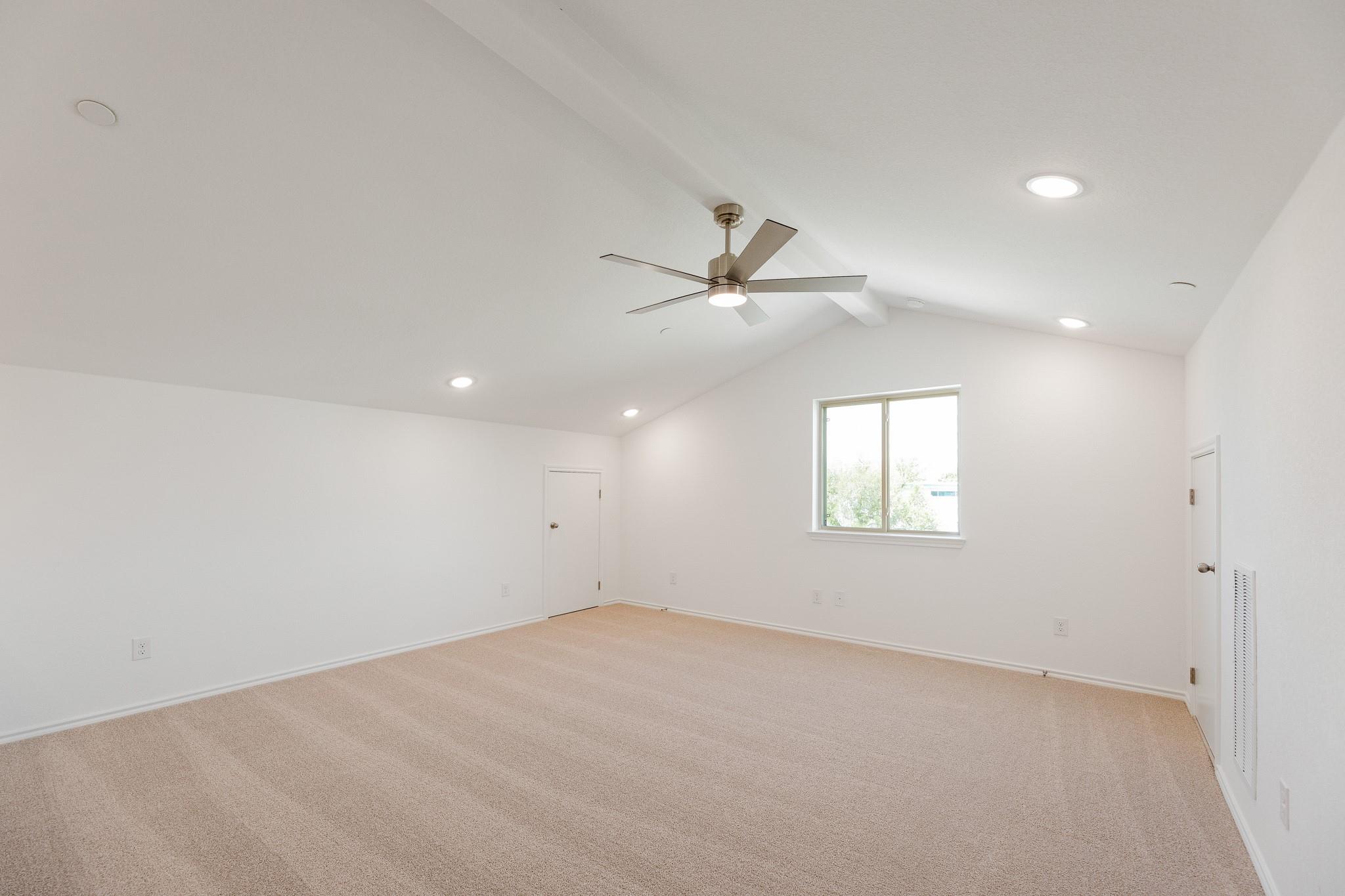 100 Tesla Cir Property Photo 22