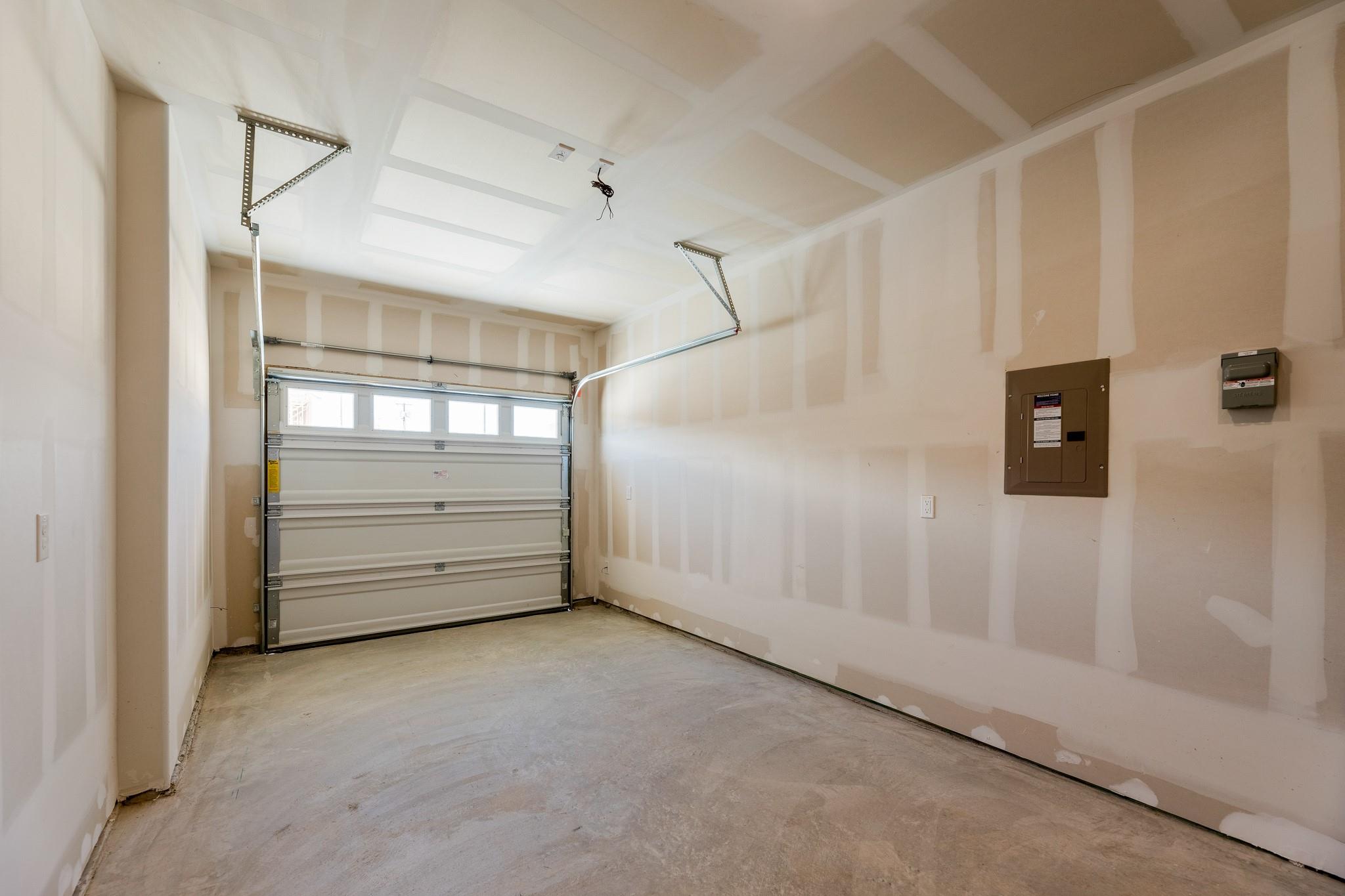 100 Tesla Cir Property Photo 25