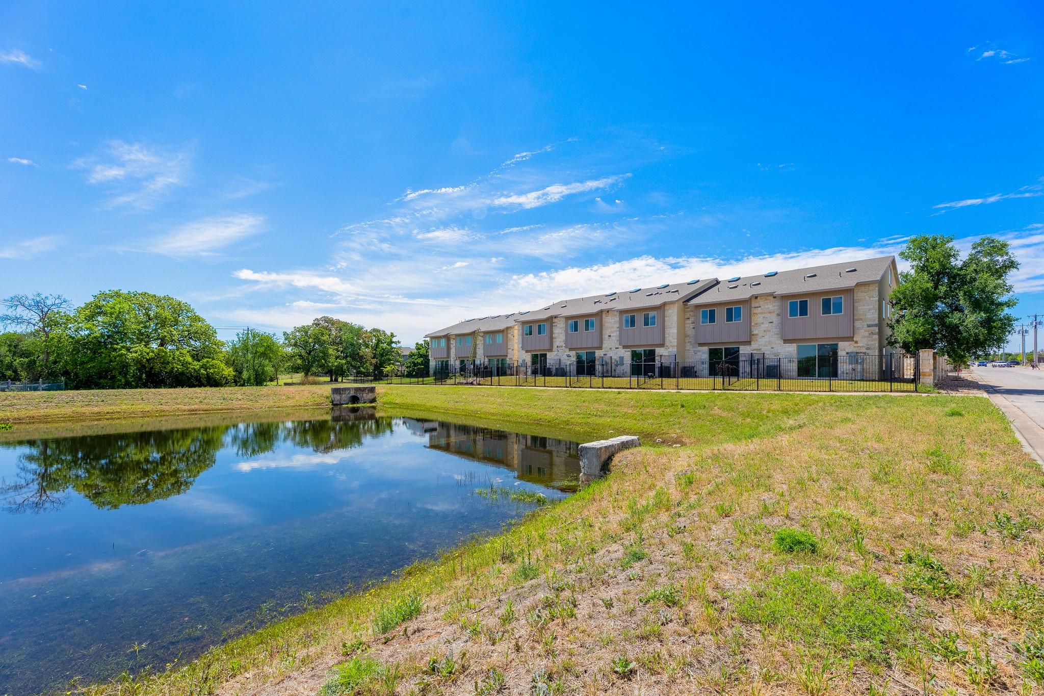 100 Tesla Cir Property Photo 27