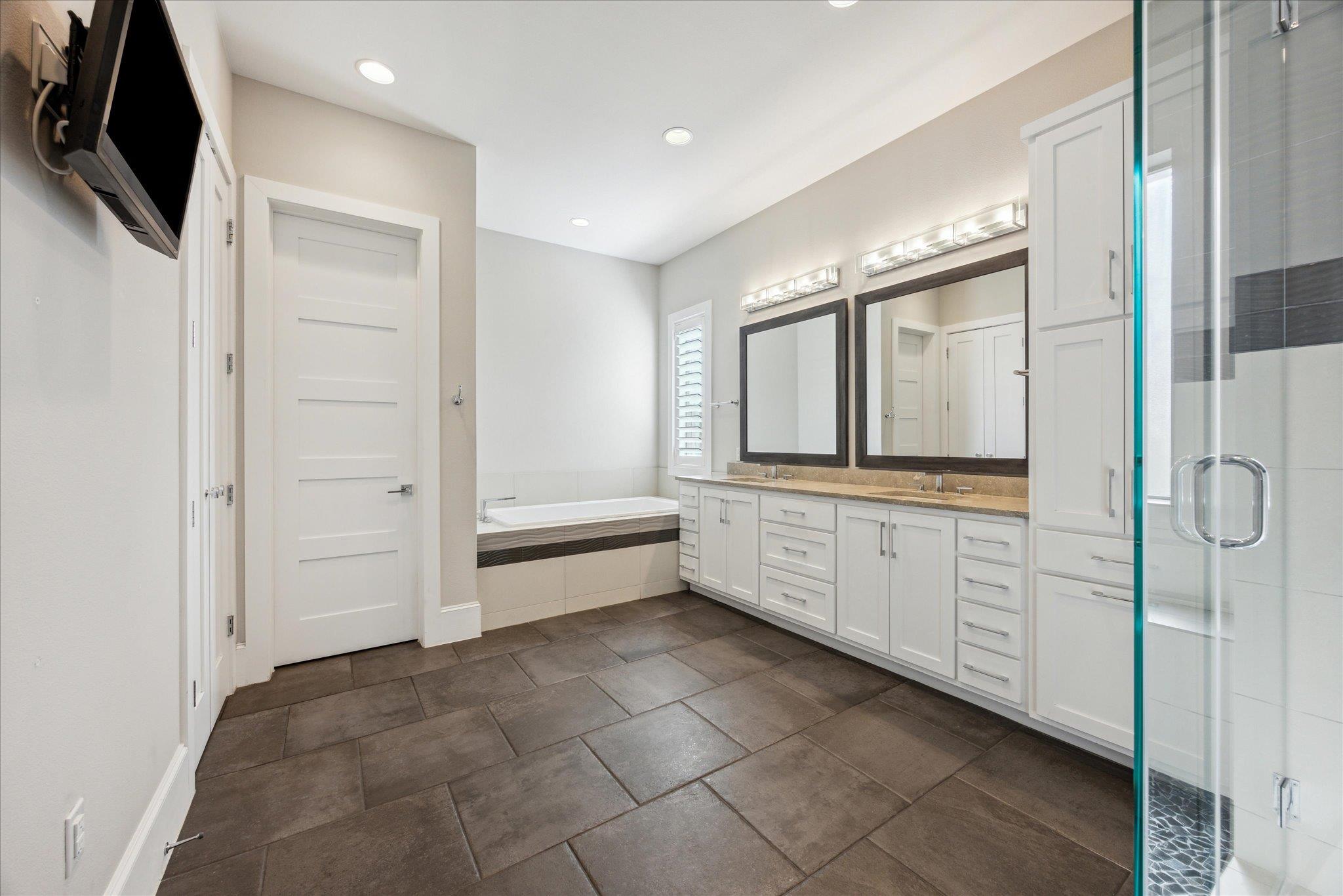 2604 Arion Cir Property Photo 12