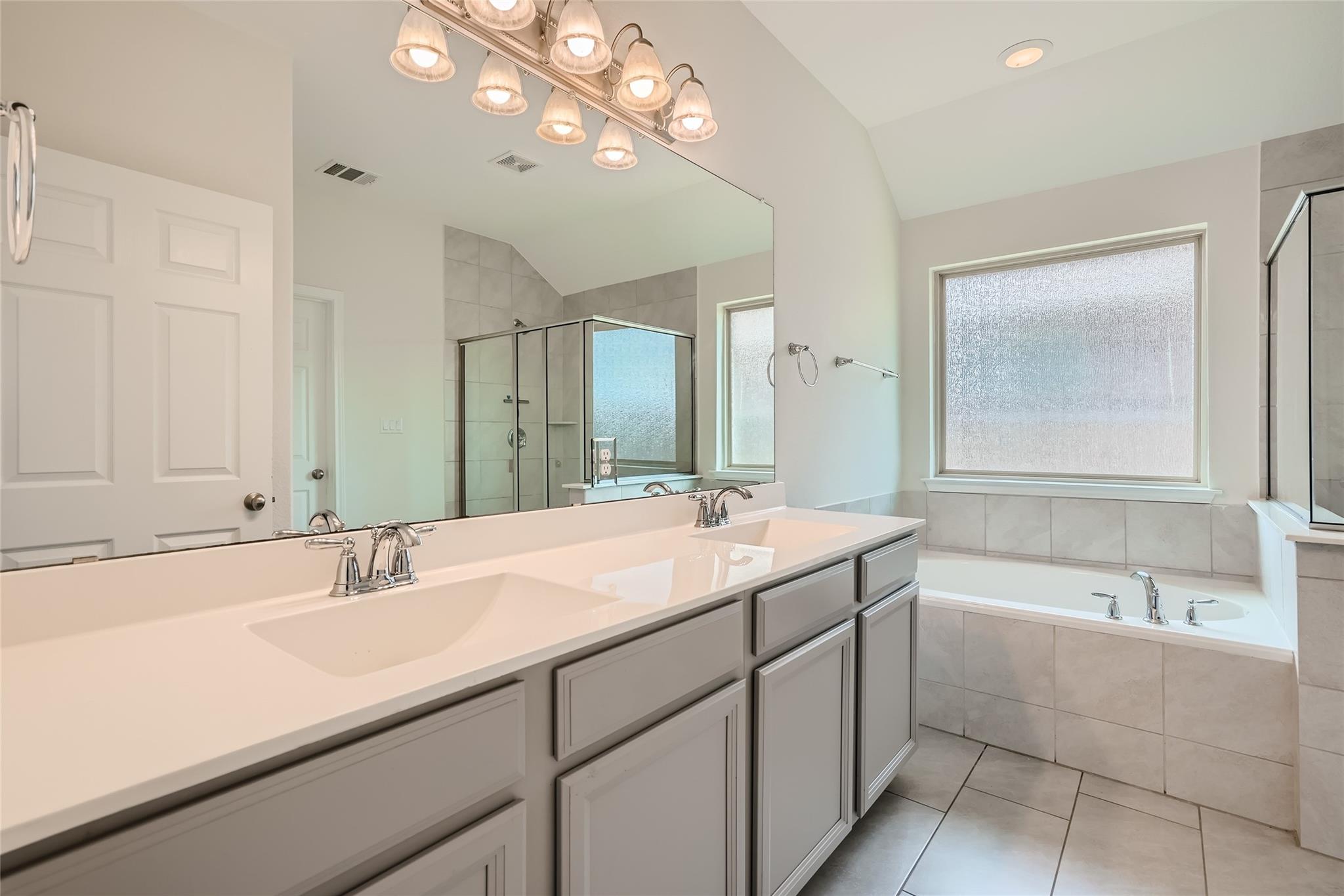 964 Naranjo Dr Property Photo 17