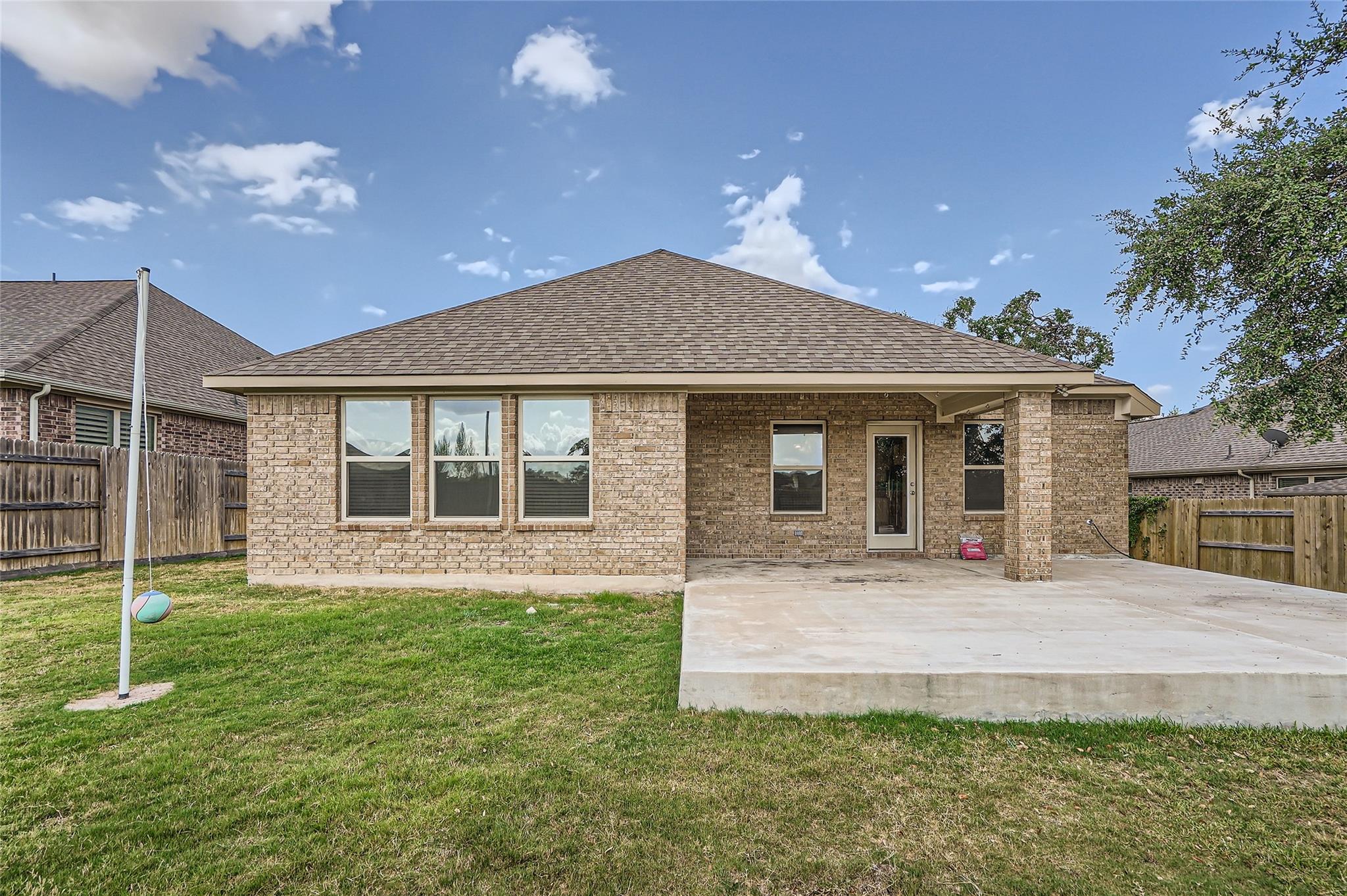 964 Naranjo Dr Property Photo 28