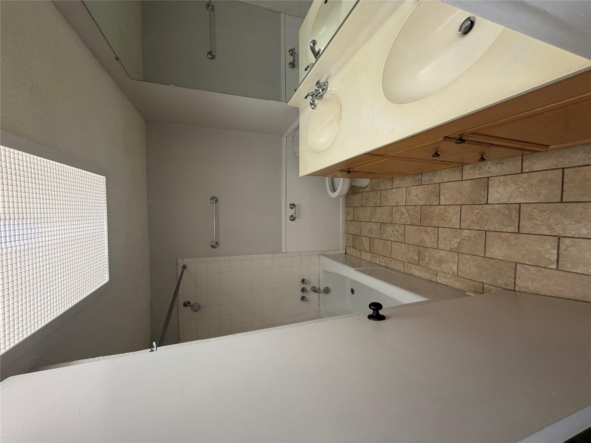 1725 Toomey Rd #109 Property Photo 15