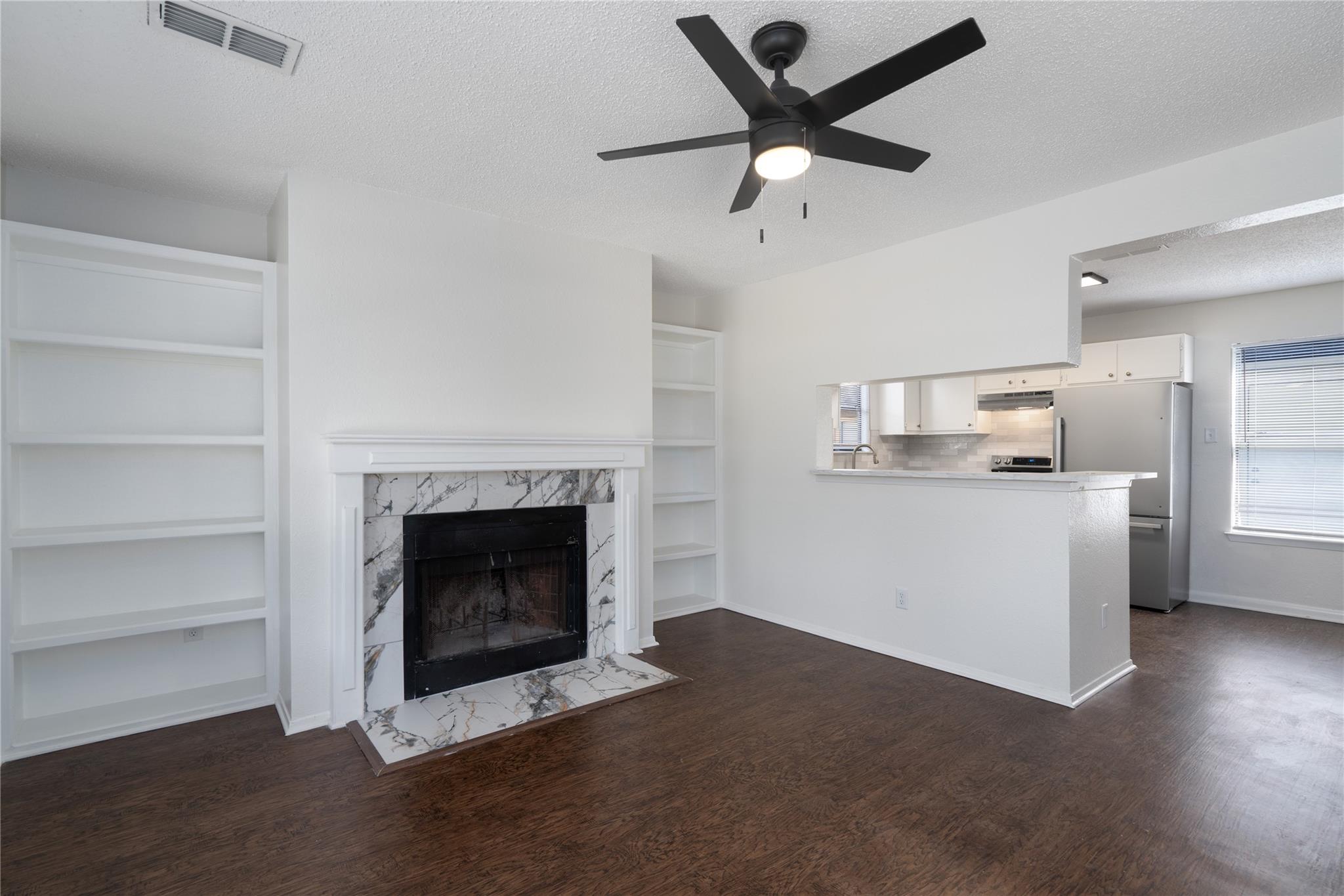 2909 W Slaughter Ln #b Property Photo 6