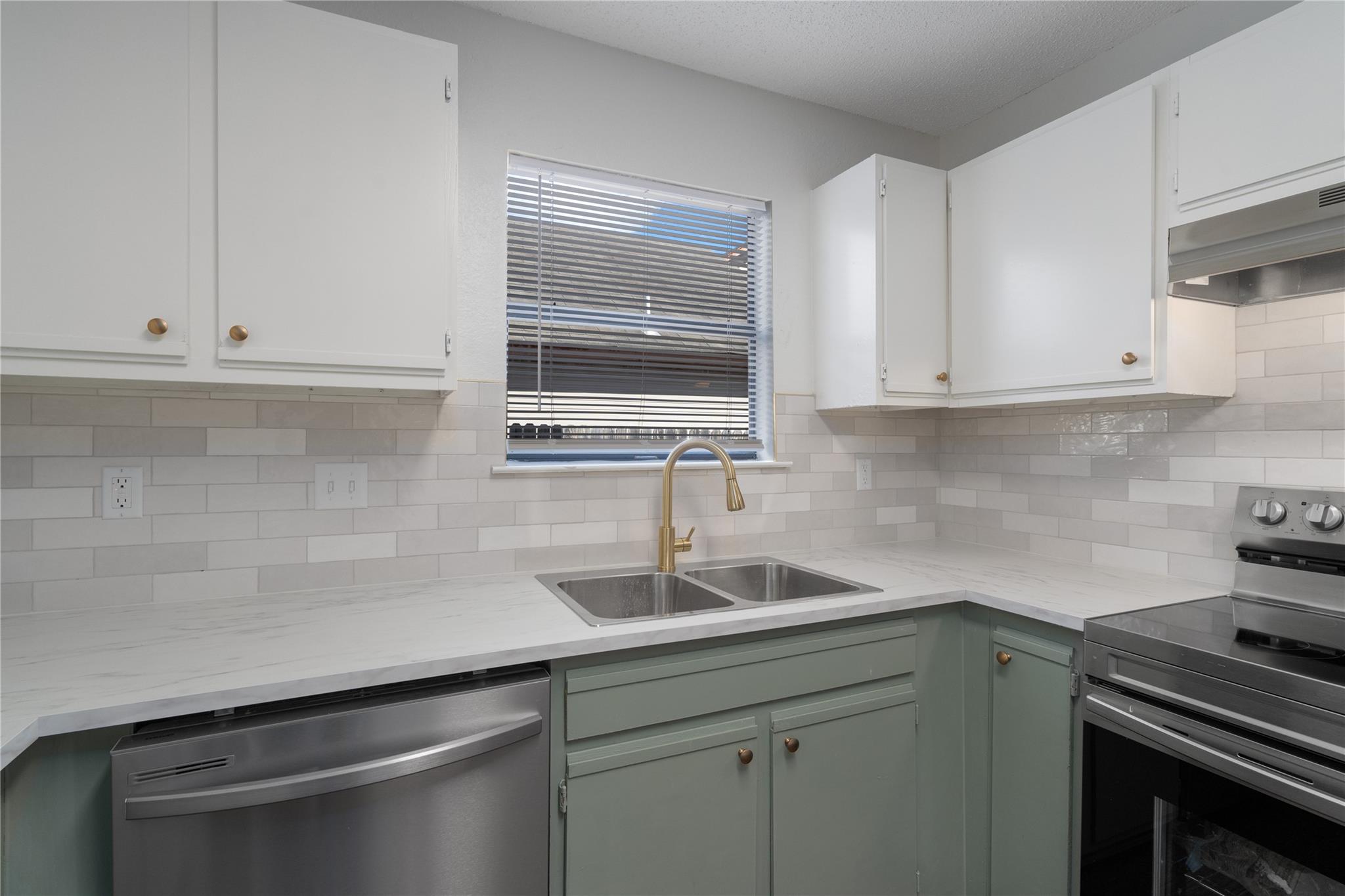 2909 W Slaughter Ln #b Property Photo 12