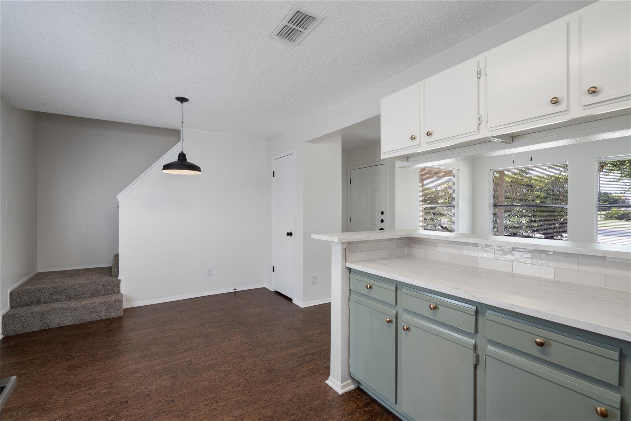 2909 W Slaughter Ln #b Property Photo 15
