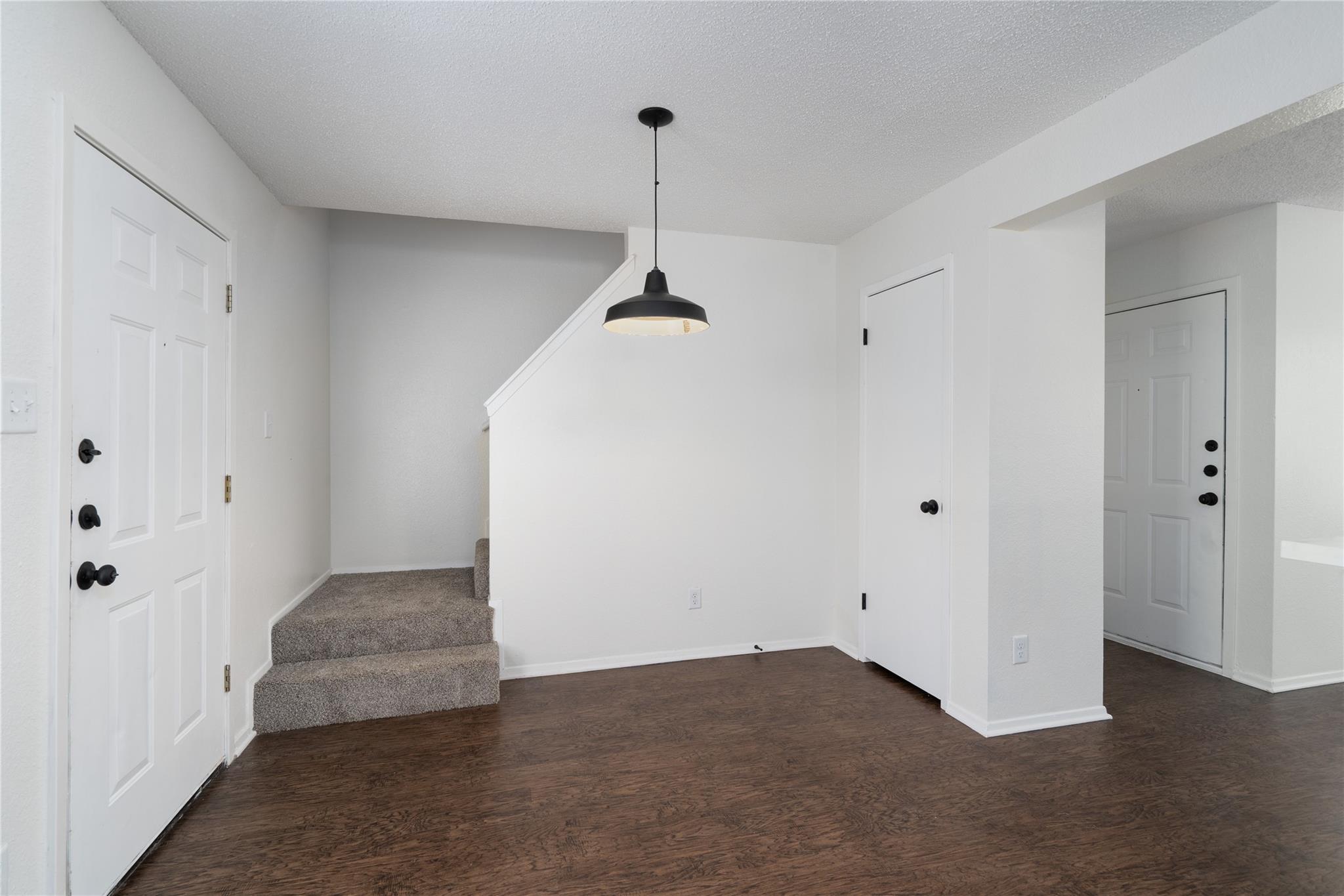 2909 W Slaughter Ln #b Property Photo 17