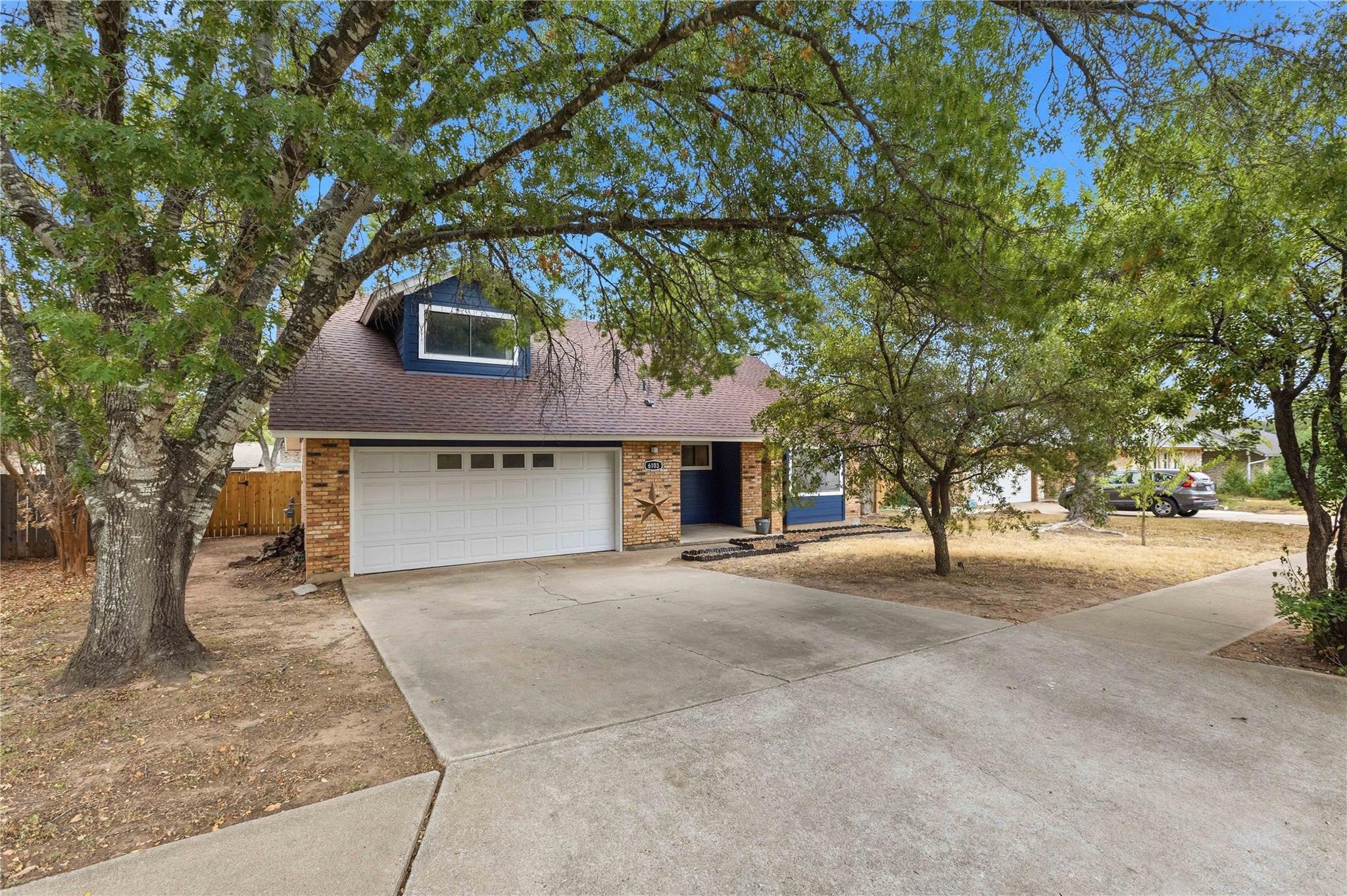 6103 Smith Oak Trl Property Photo 1