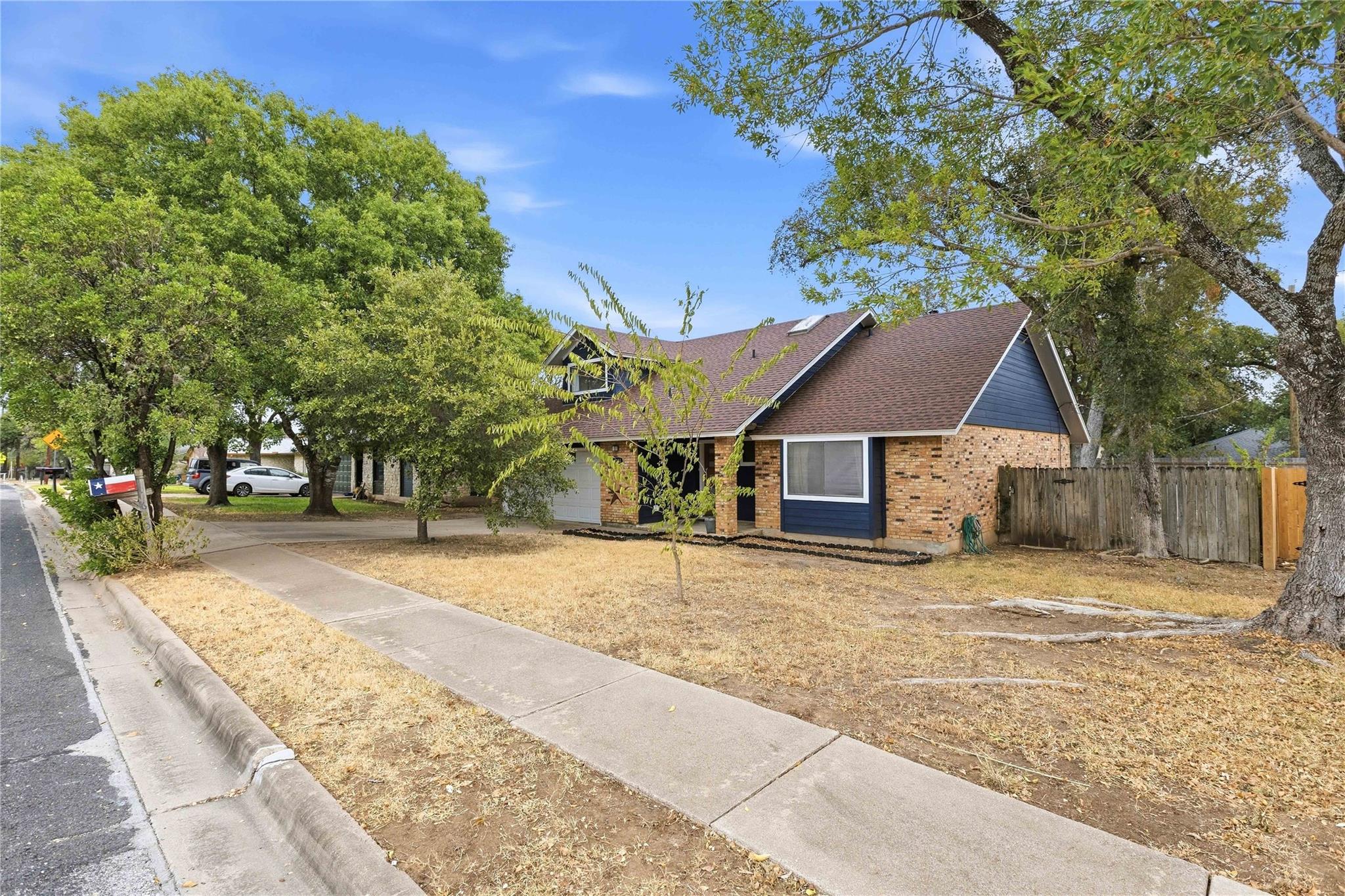 6103 Smith Oak Trl Property Photo 3