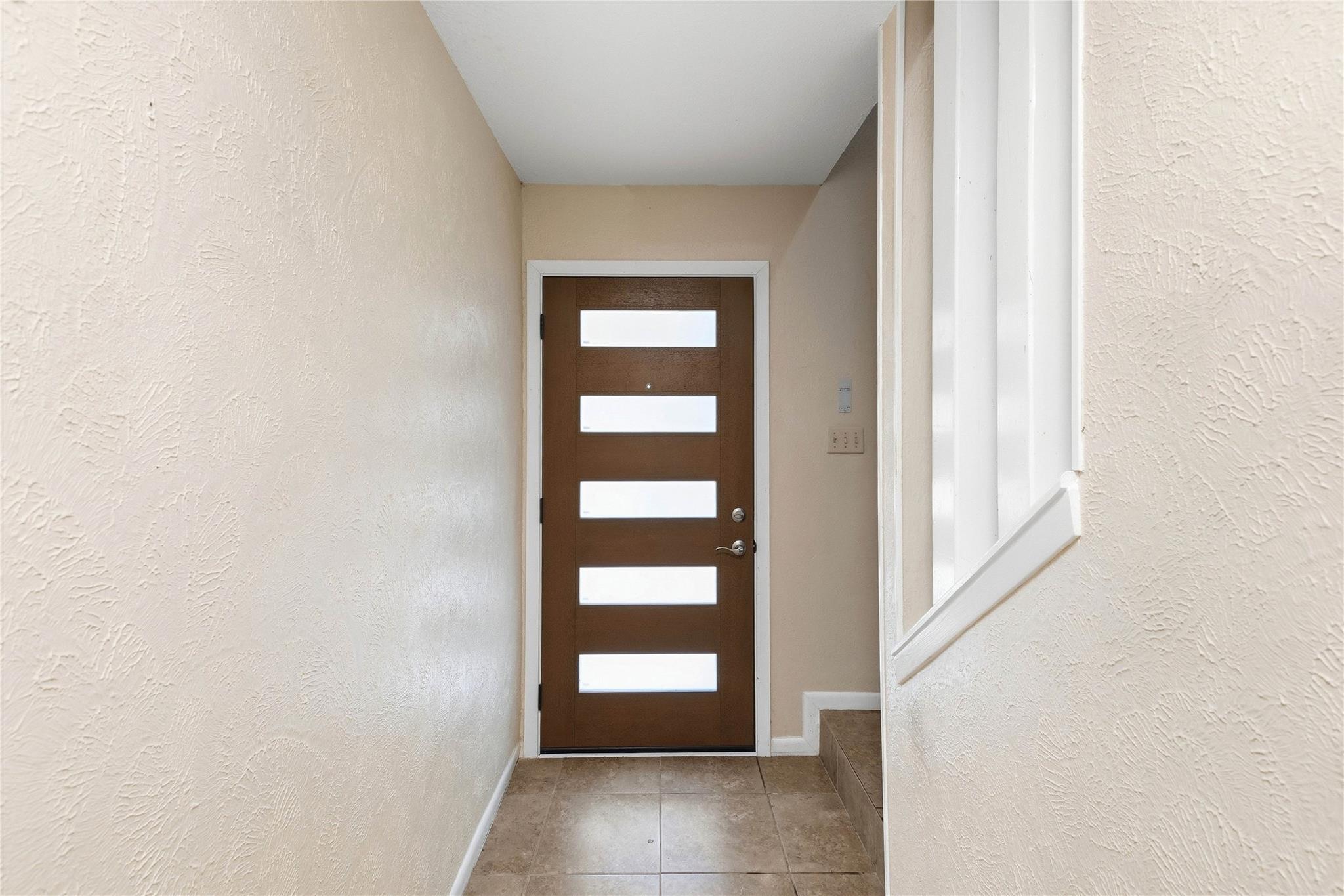 6103 Smith Oak Trl Property Photo 4