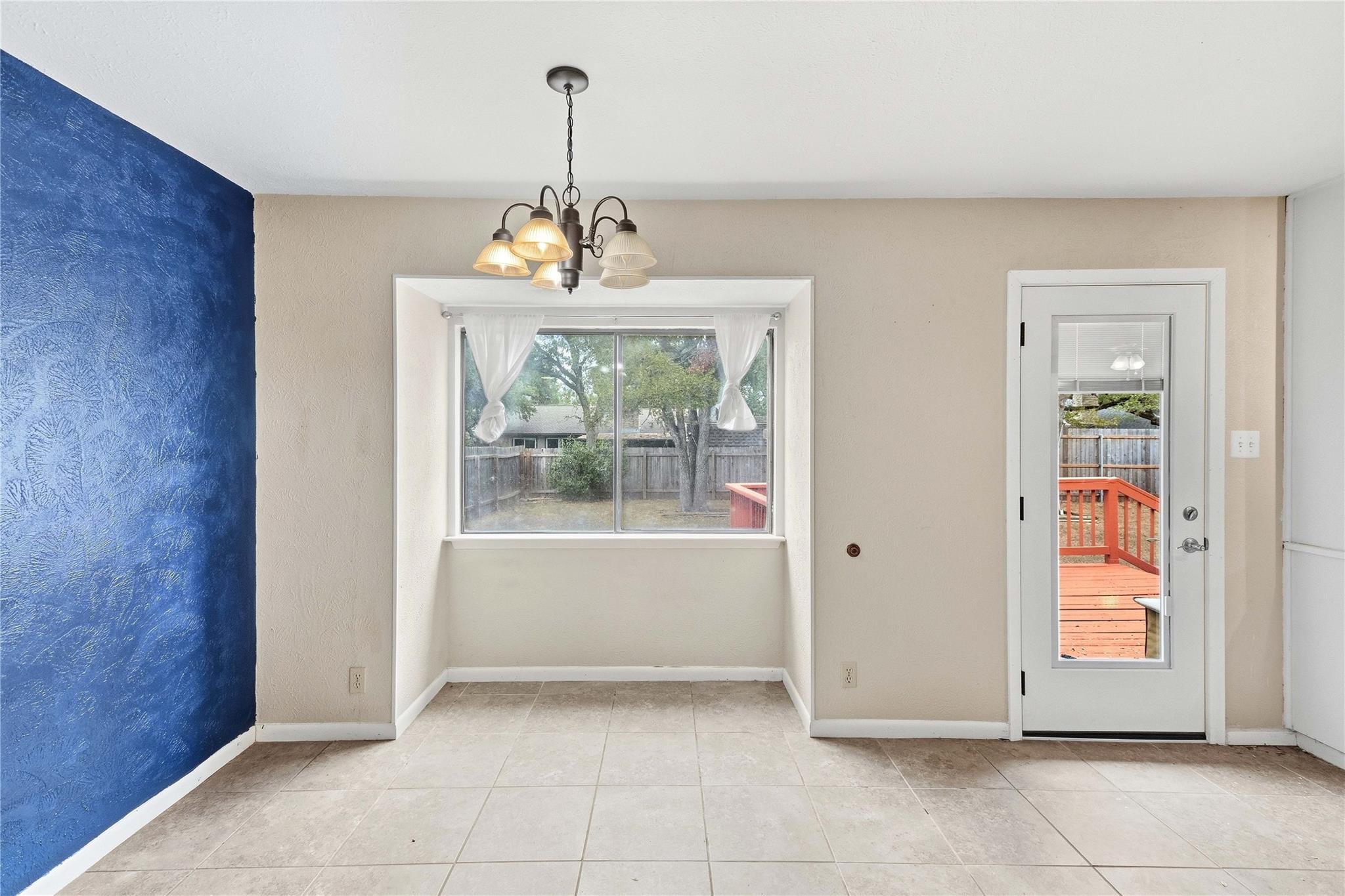 6103 Smith Oak Trl Property Photo 10