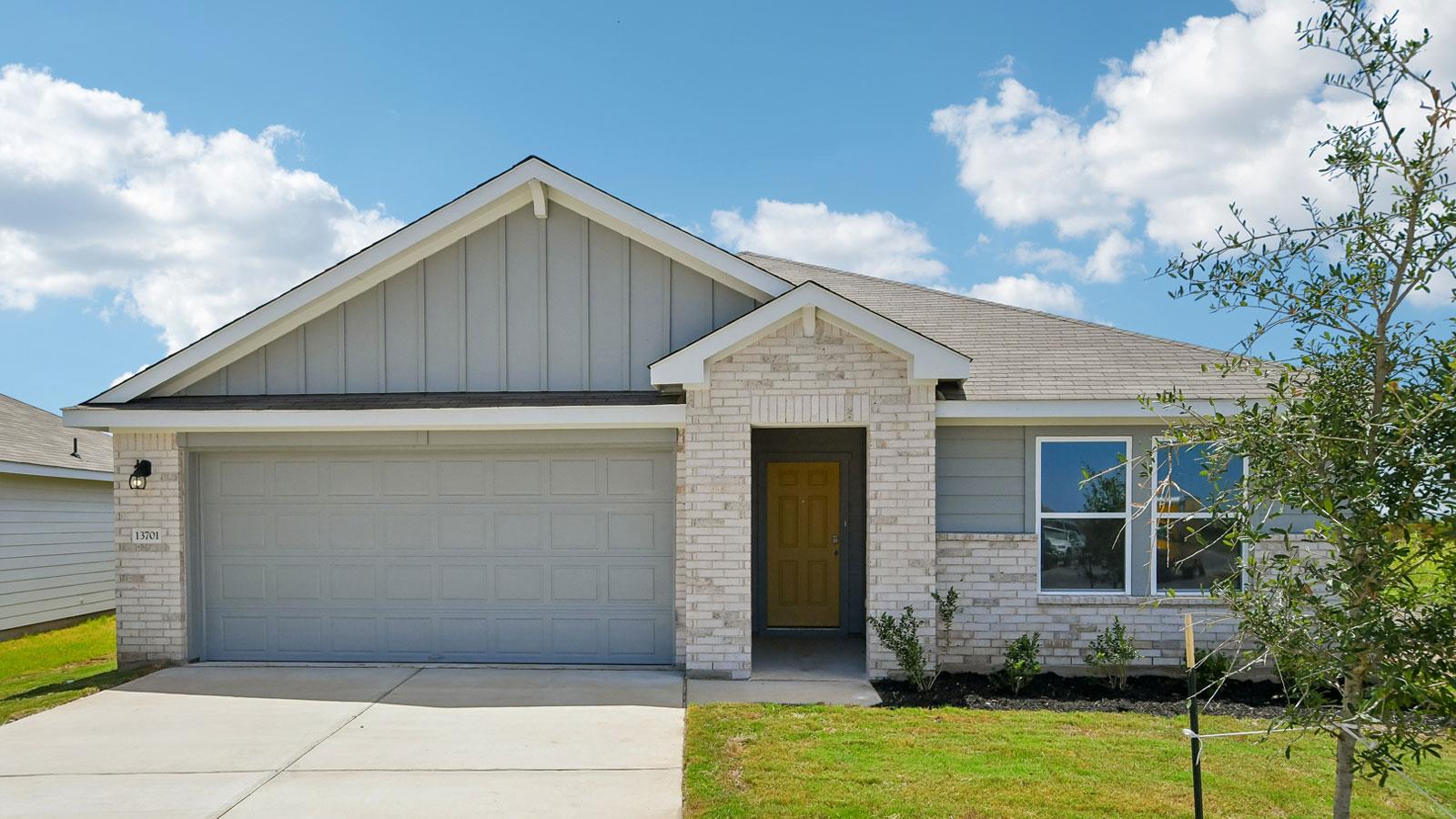13701 Carper St Property Photo 1