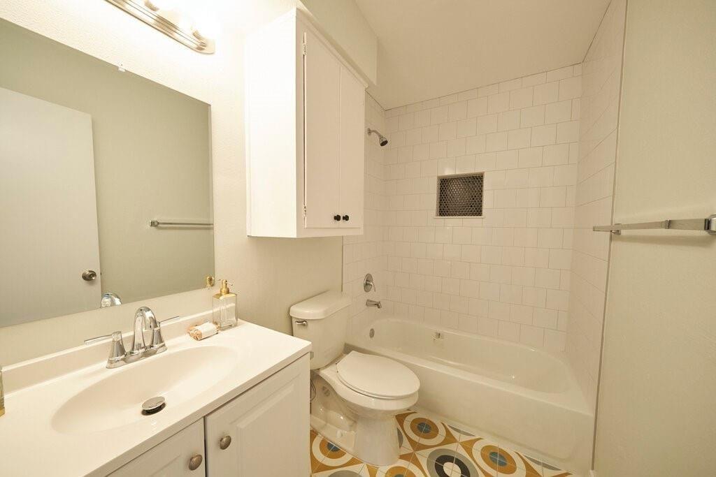 8616 Fireside Dr #b Property Photo 7