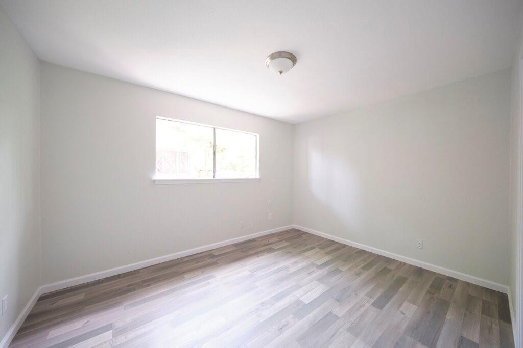8616 Fireside Dr #b Property Photo 8