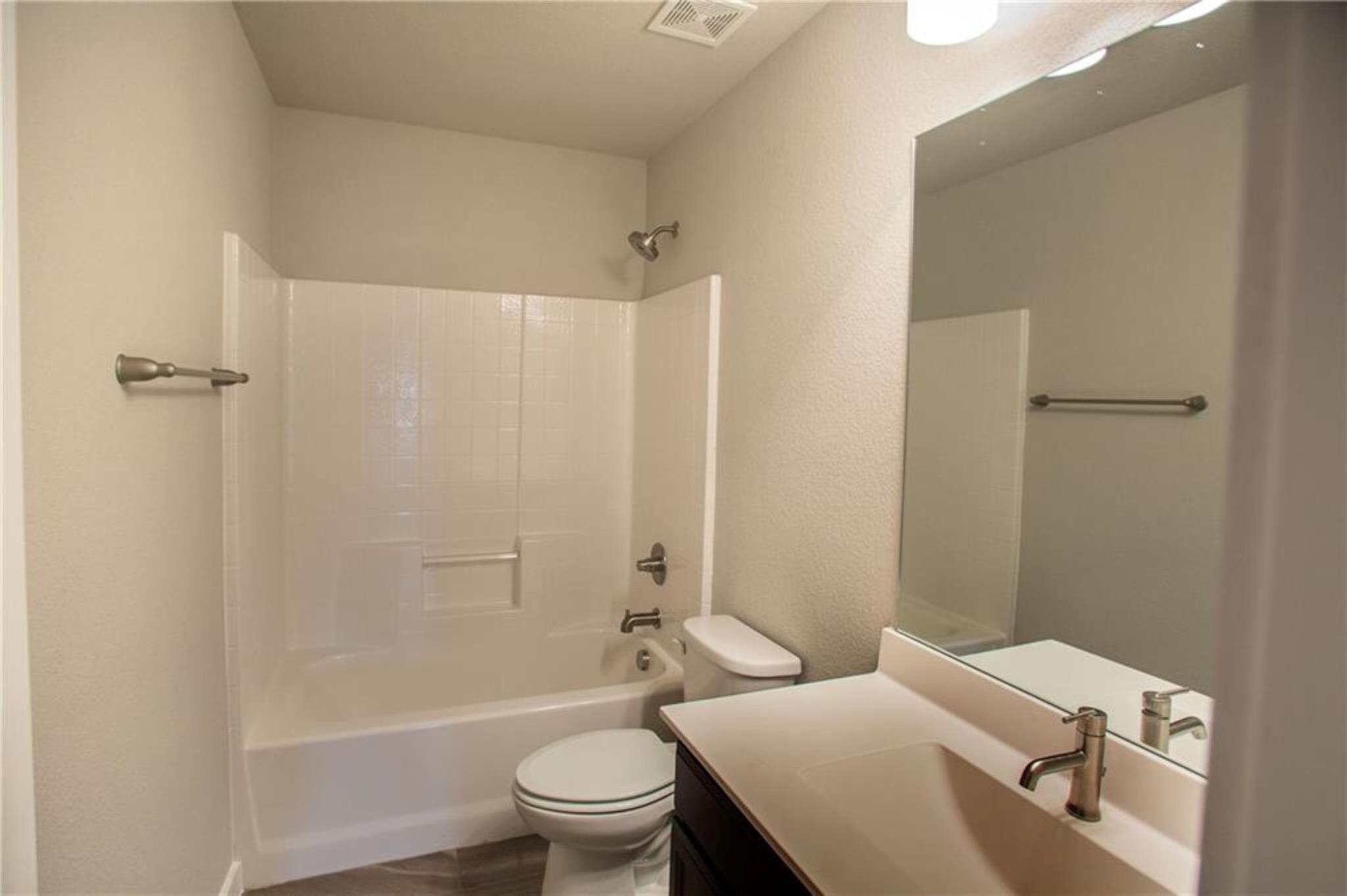 137 Lakeview Ct Property Photo 9