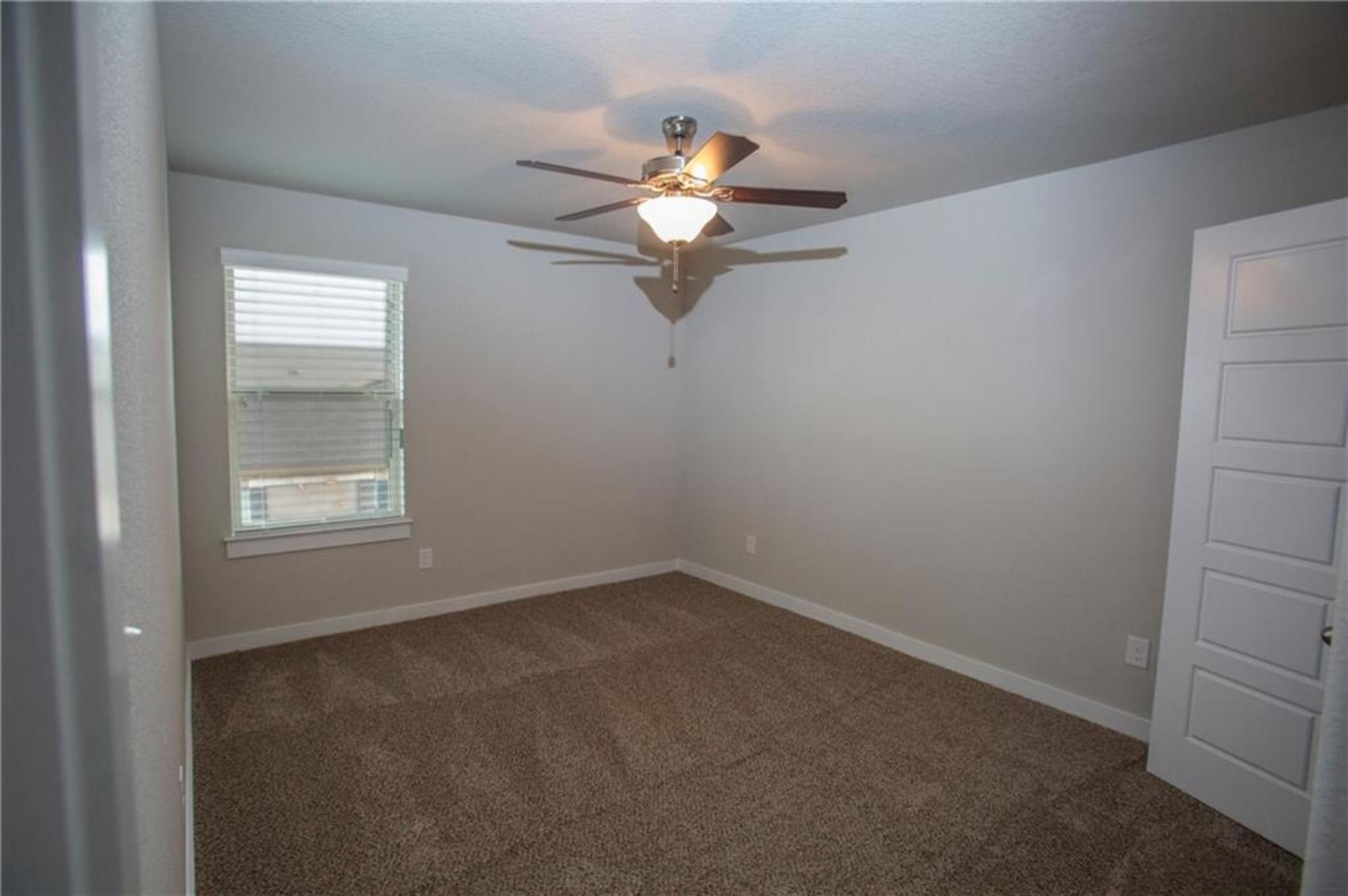 137 Lakeview Ct Property Photo 10