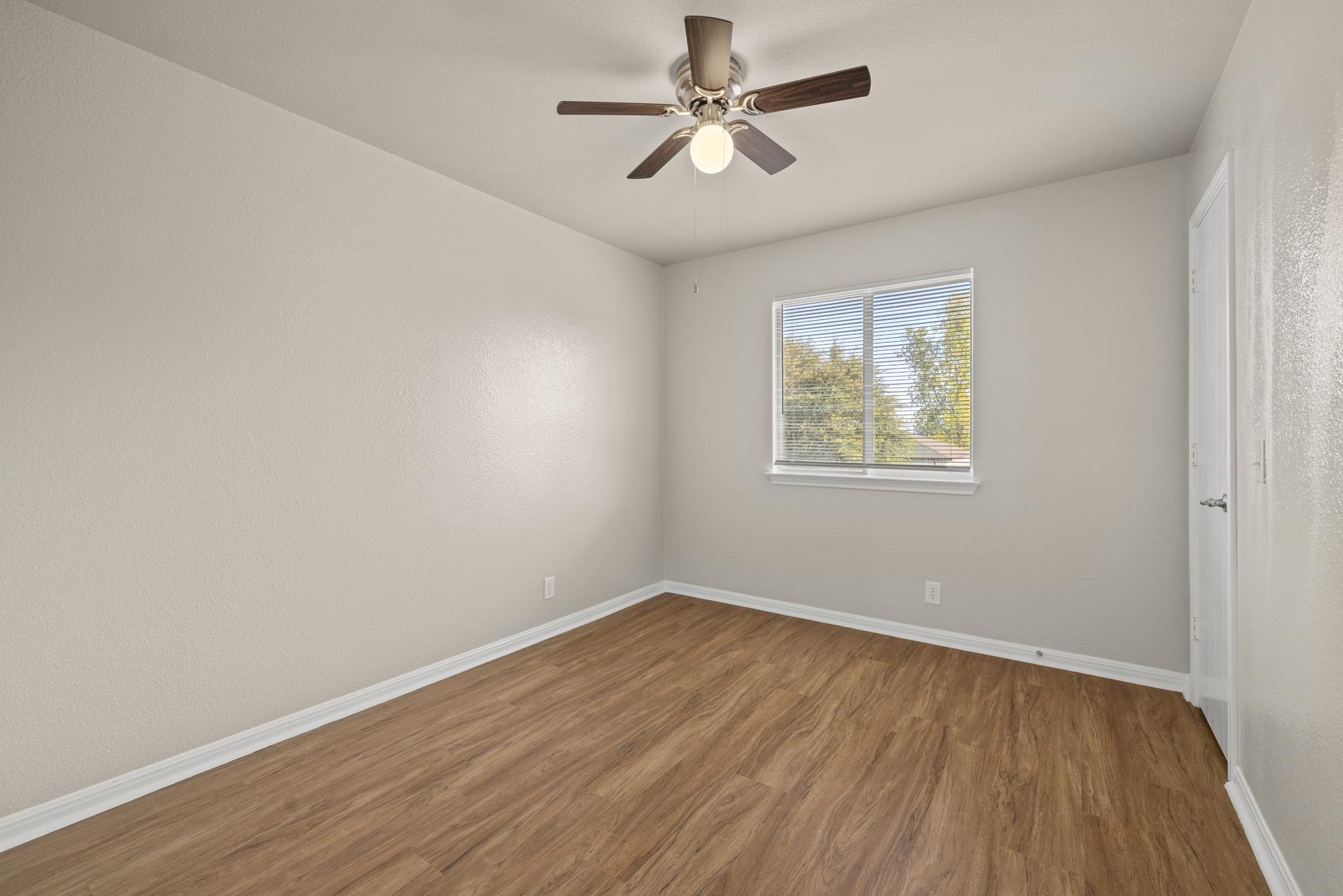 502 Garrett Ct Property Photo 21