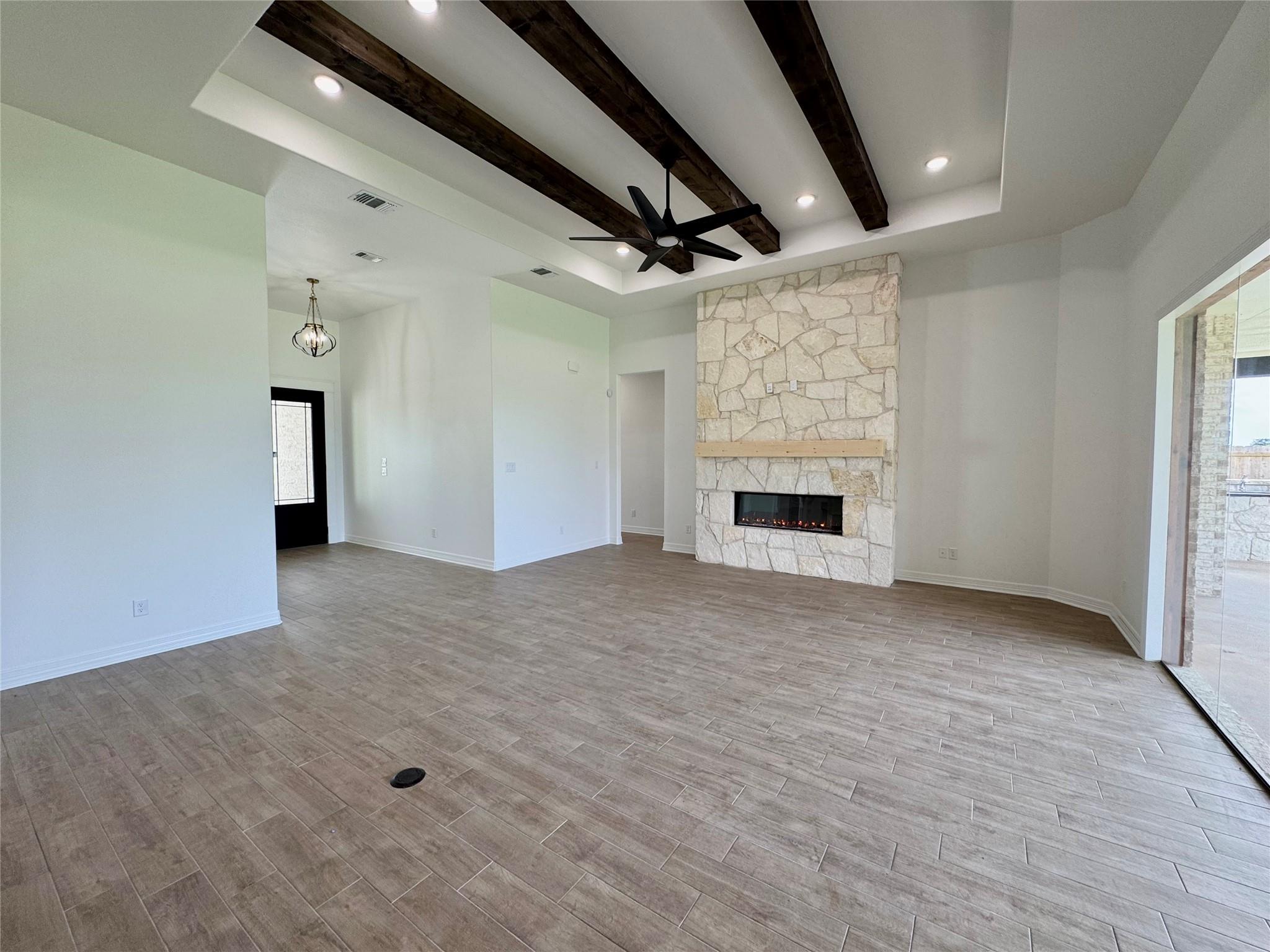 410 Hamer Dr Property Photo 6