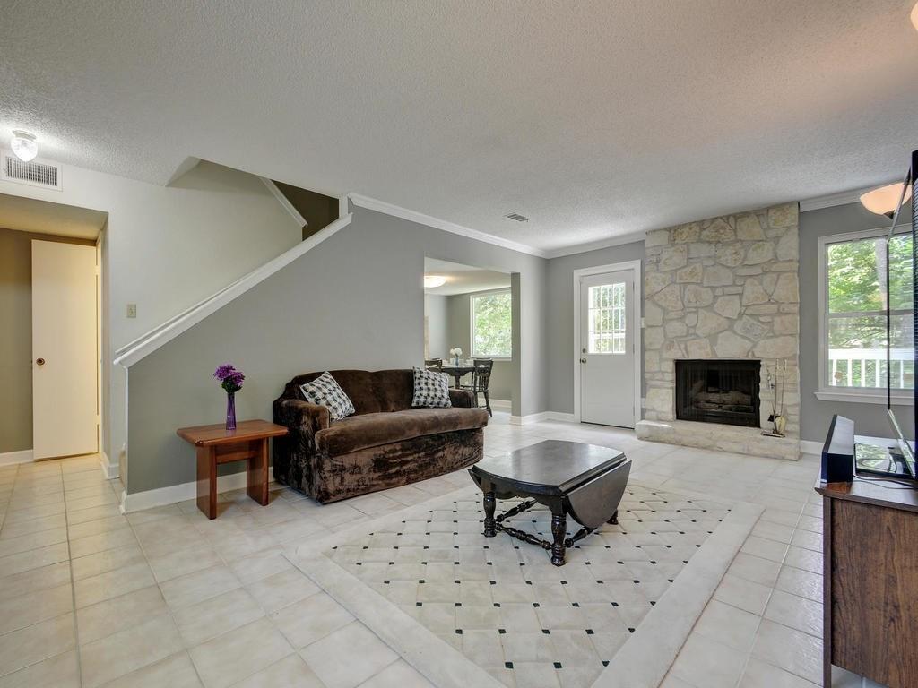 8421 Spring Valley Dr Property Photo 5