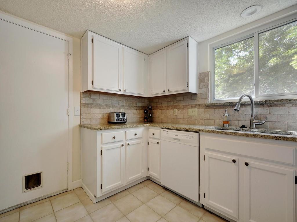 8421 Spring Valley Dr Property Photo 7