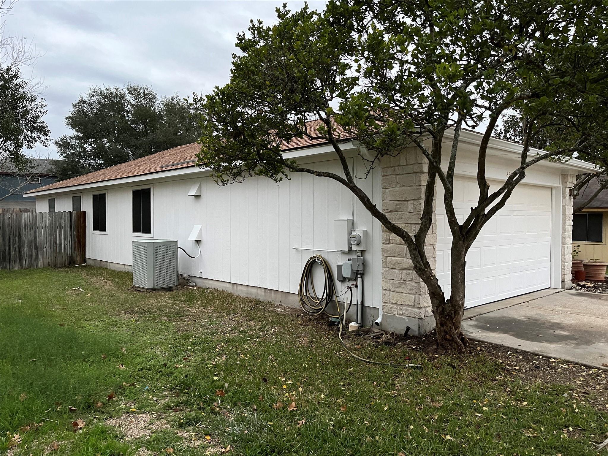 862 Latteridge Dr Property Photo 3
