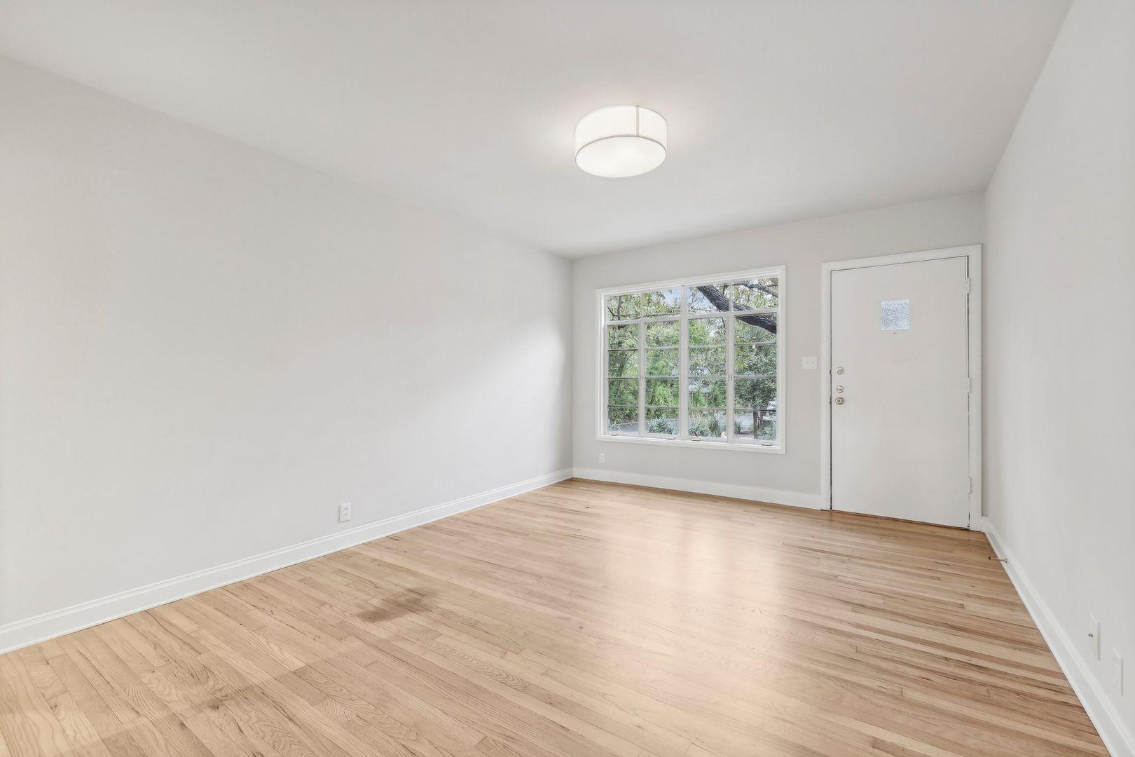3010 Windsor Rd #unit E Property Photo 3
