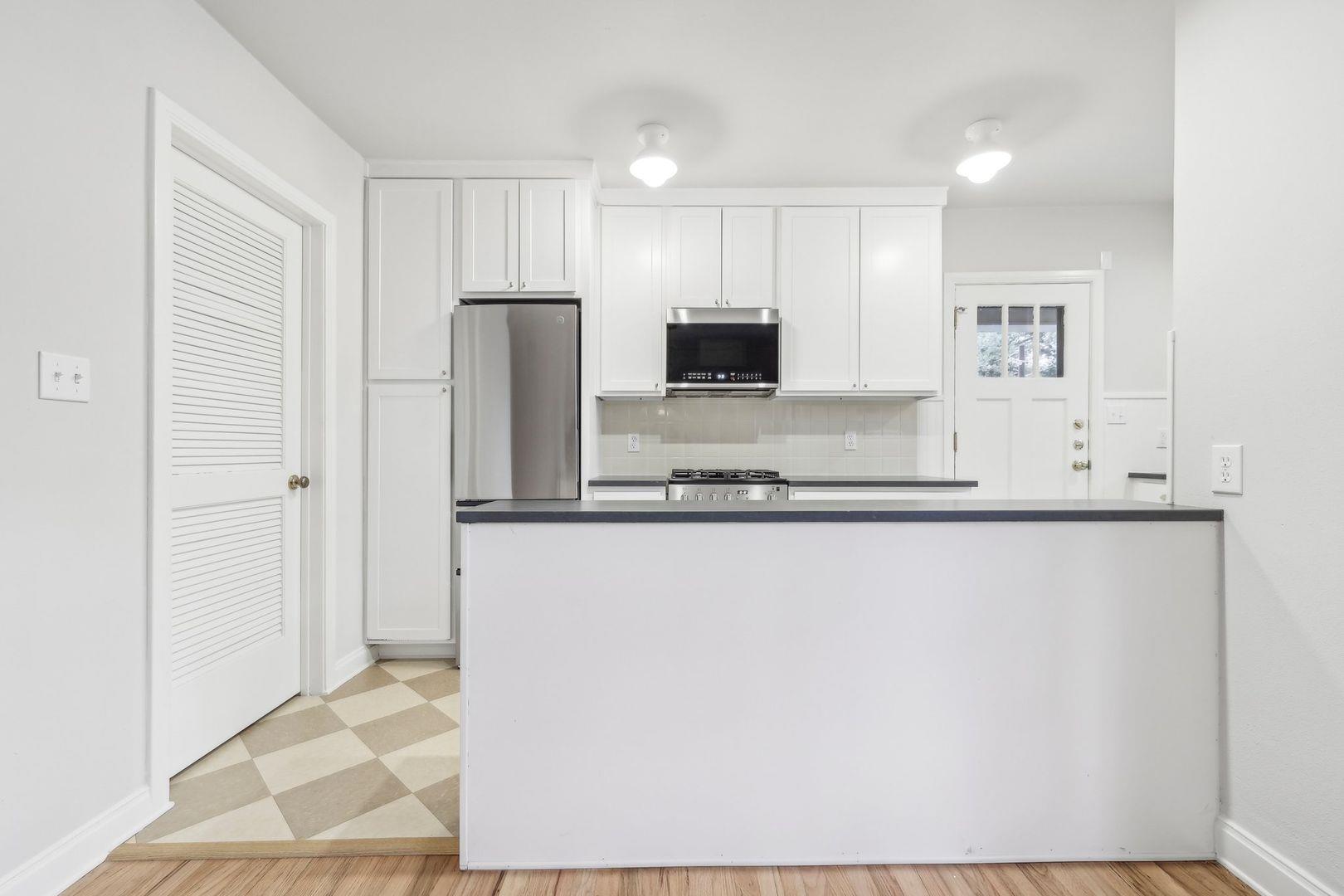3010 Windsor Rd #unit E Property Photo 7