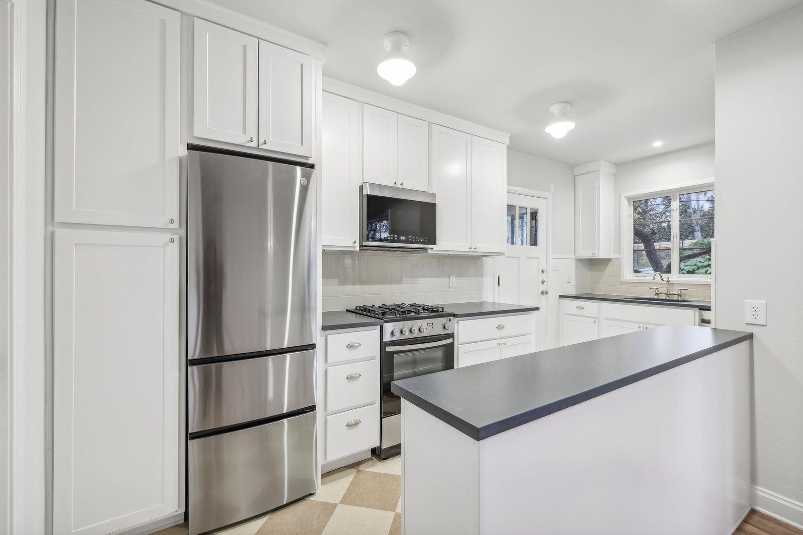3010 Windsor Rd #unit E Property Photo 8