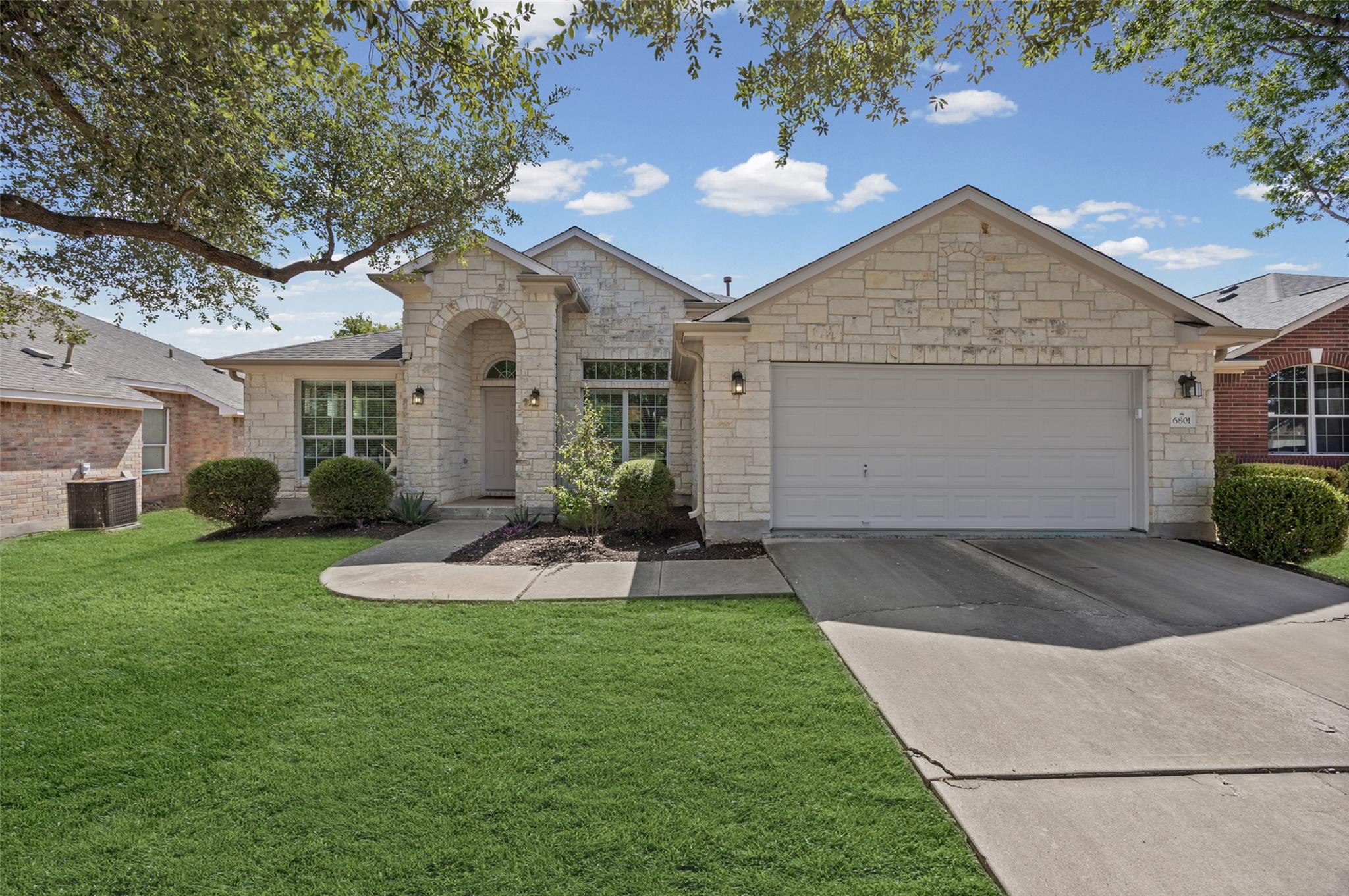 6801 Cromarty Ln Property Photo 1