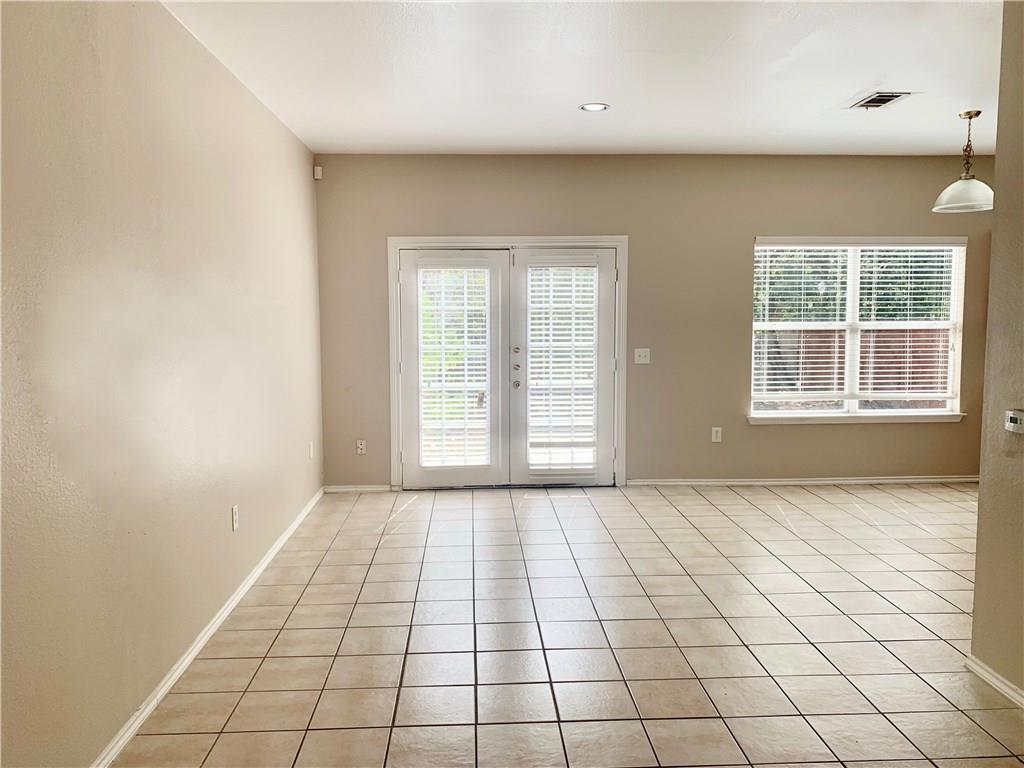 1121 Terry Dr #b Property Photo 1