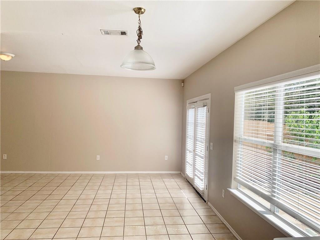 1121 Terry Dr #b Property Photo 5