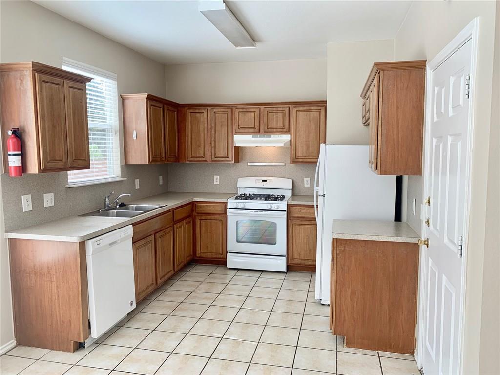 1121 Terry Dr #b Property Photo 7