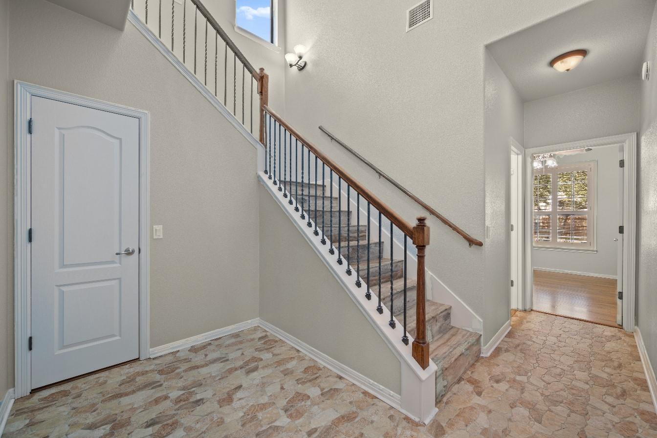 4229 Johns Light Dr Property Photo 13