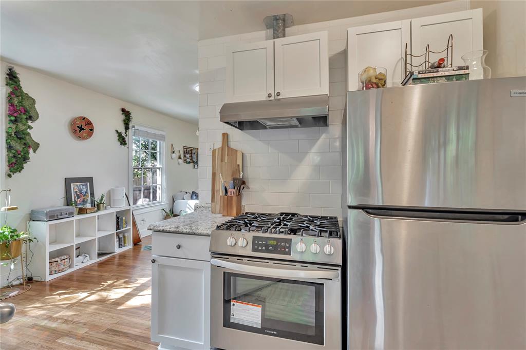 3911 Avenue F B Property Photo 8