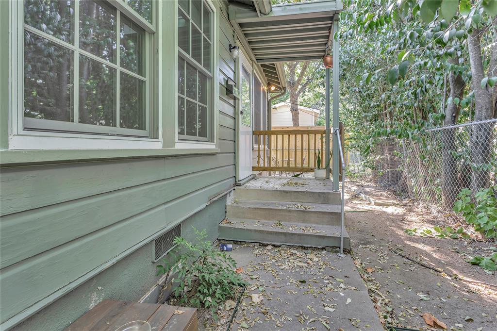 3911 Avenue F B Property Photo 18