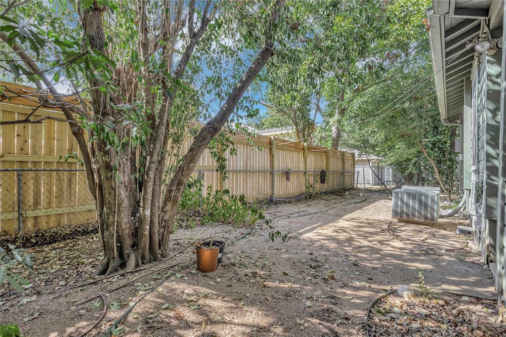 3911 Avenue F B Property Photo 23