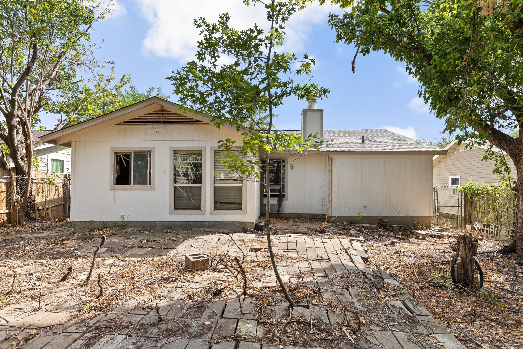 1500 Sahara Ave Property Photo 4