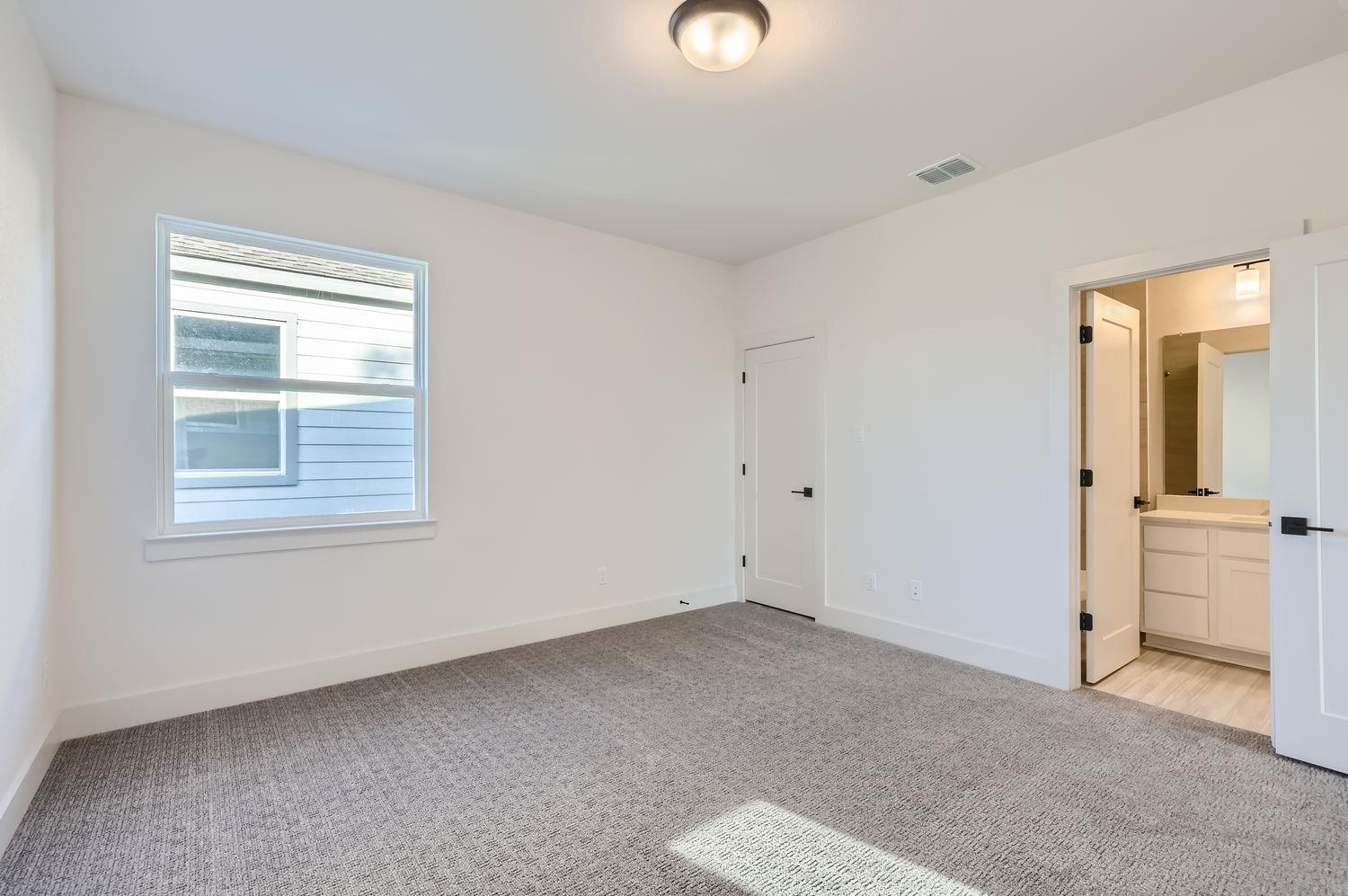 1531 N Red Bud Ln #31 Property Photo 11