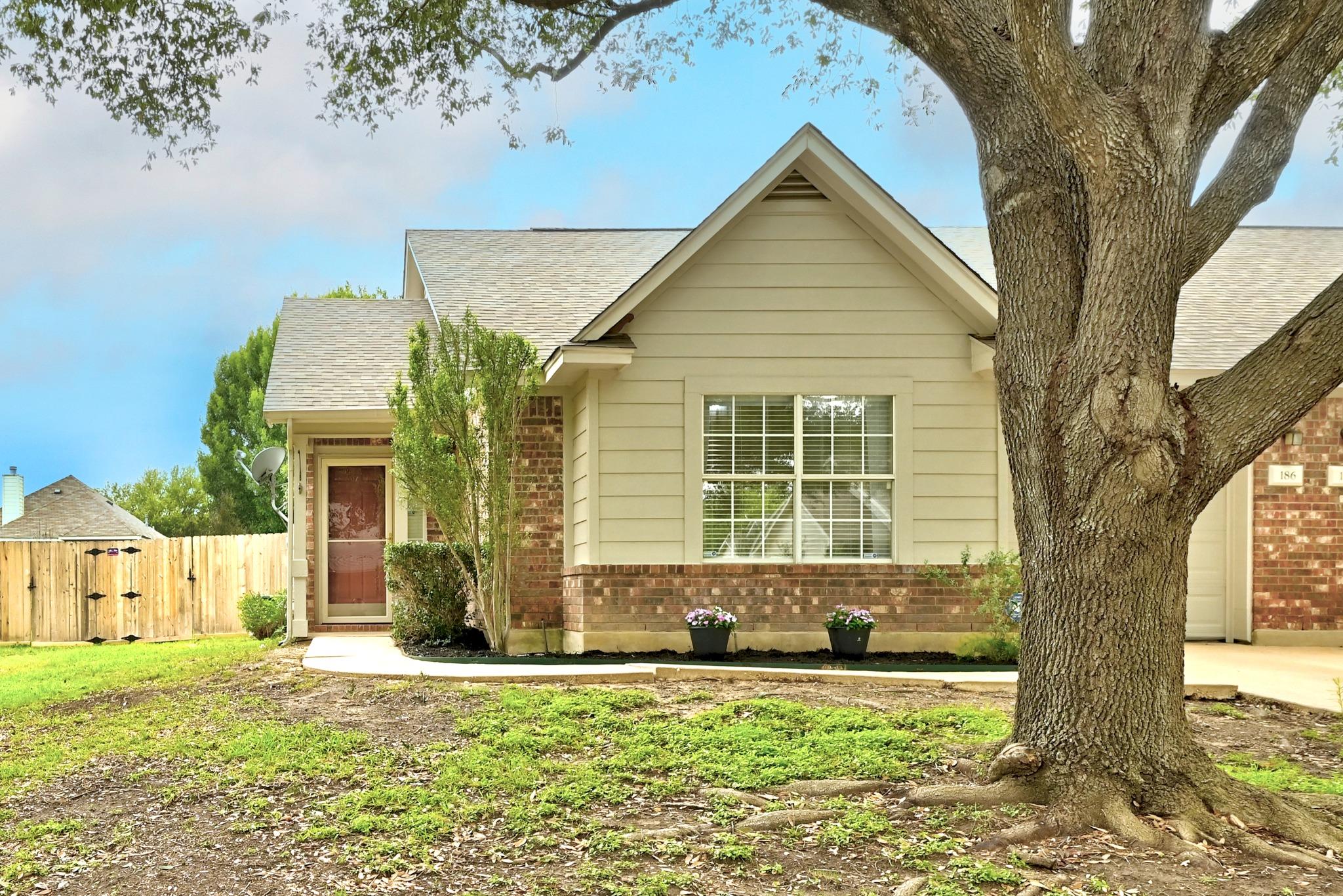 186 Prairie Springs Loop Property Photo 1
