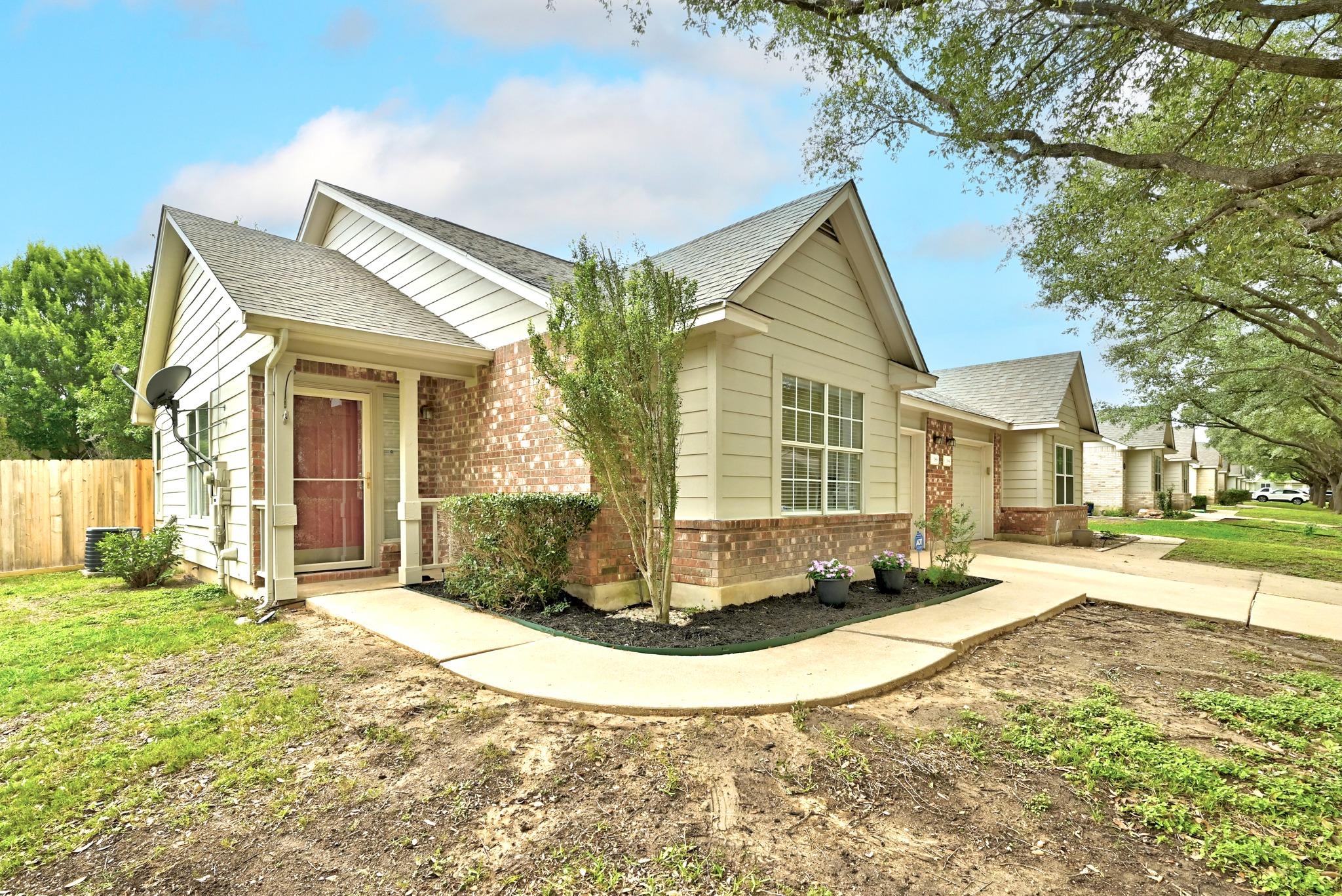 186 Prairie Springs Loop Property Photo 2